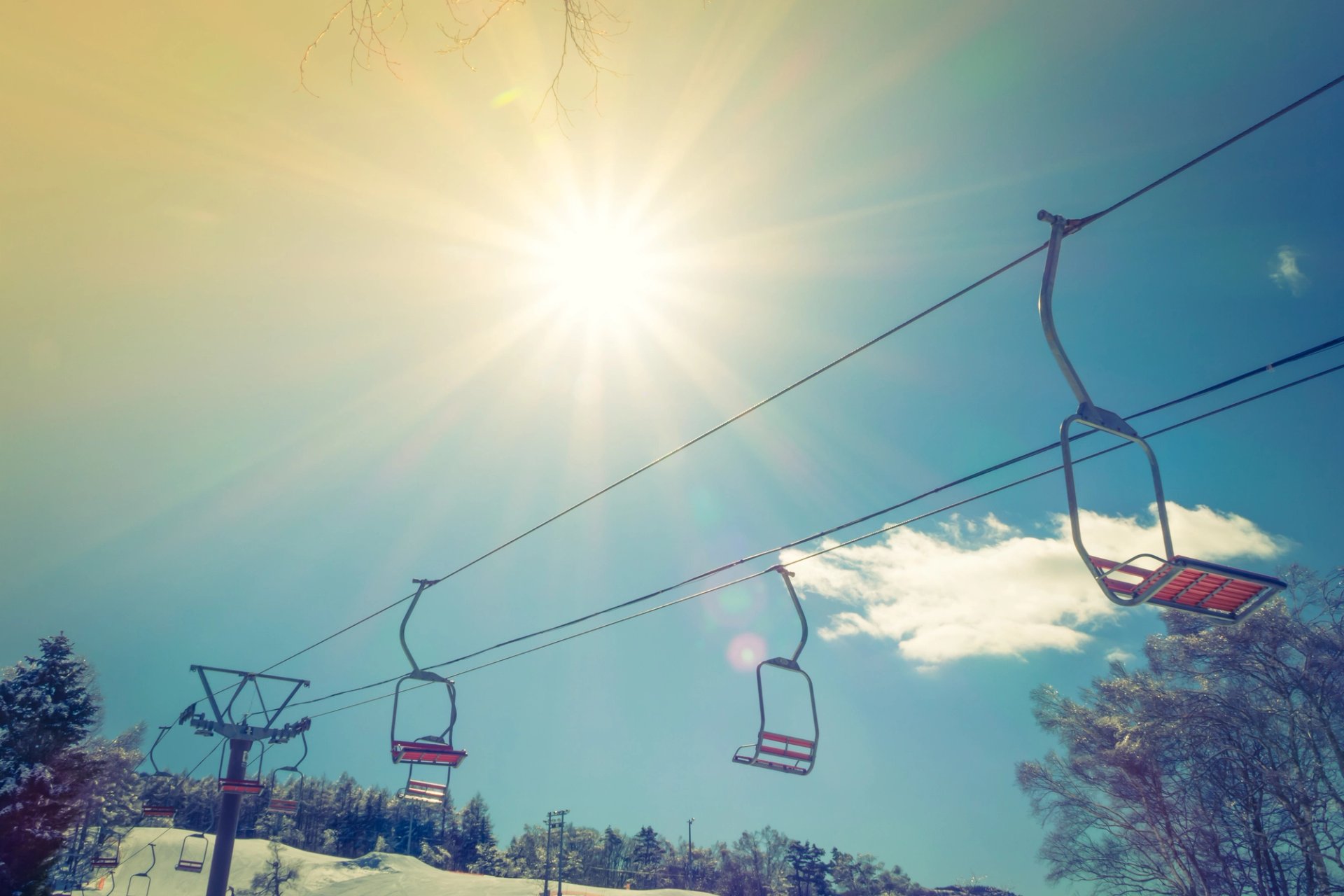 Best Spring Ski Resorts in Japan (March–April)