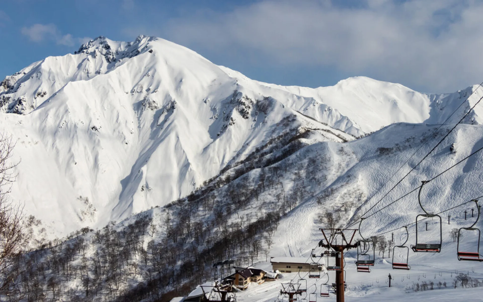 Impressive M Mountain with chairlifts