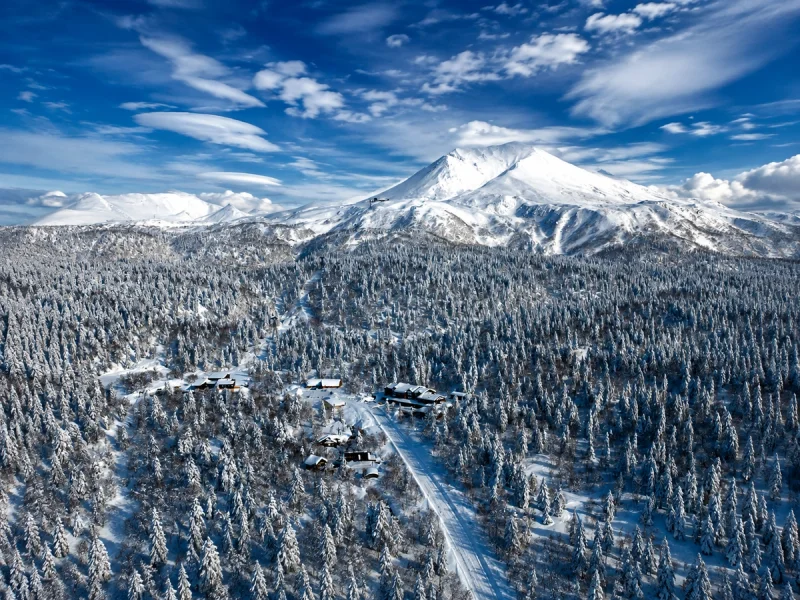 Asahidake Onsen, views up the mountain