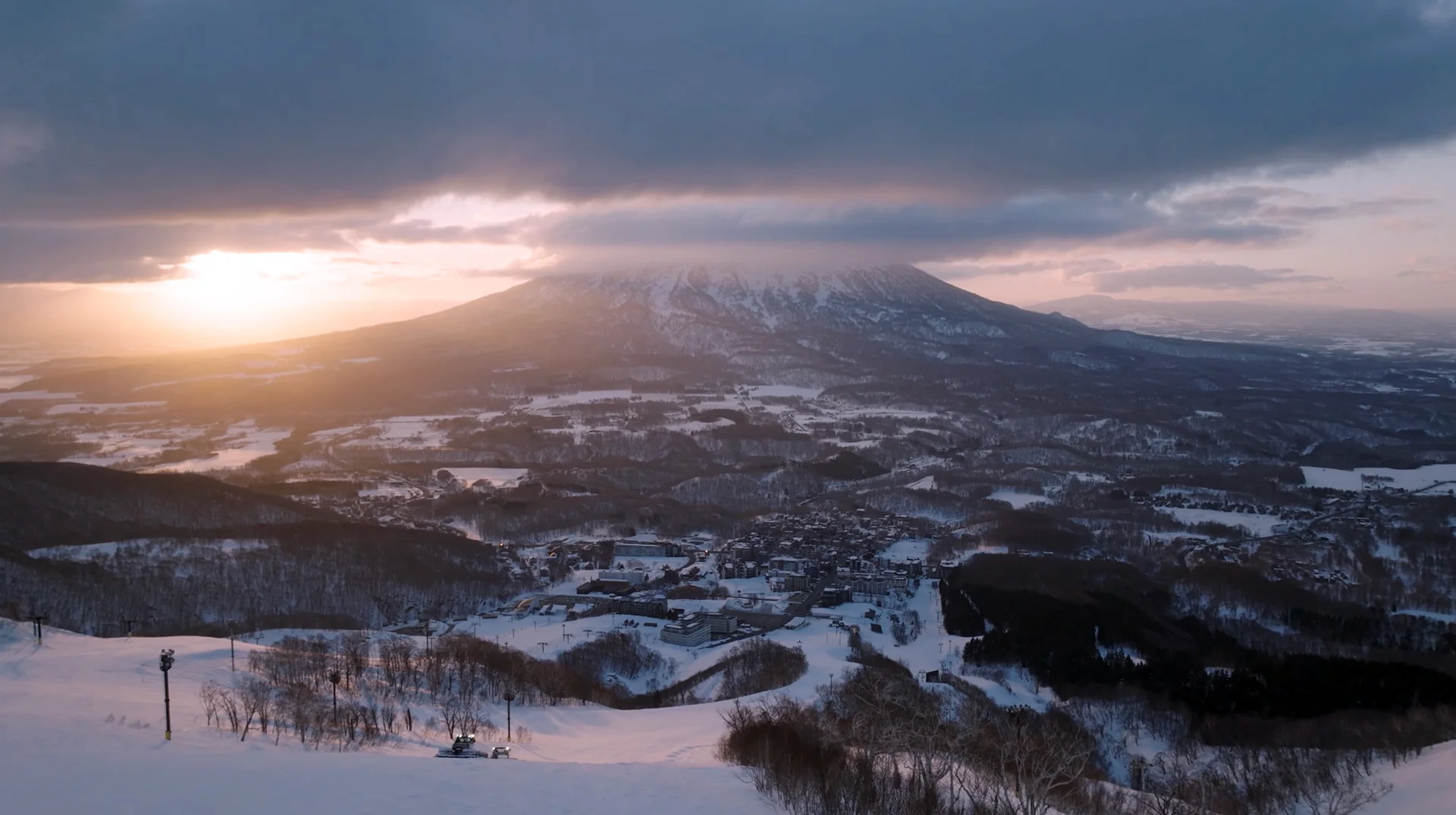 Views from Grand Hirafu at sundown