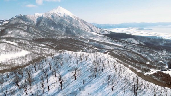Aizu Kogen Takatsue from above on a nice blue sky day