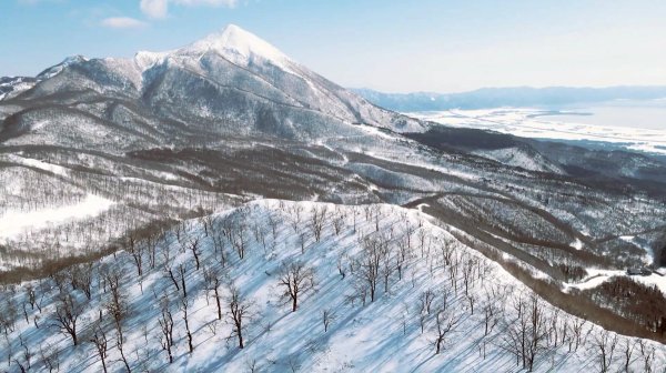 Aizu Kogen Takatsue from above on a nice blue sky day