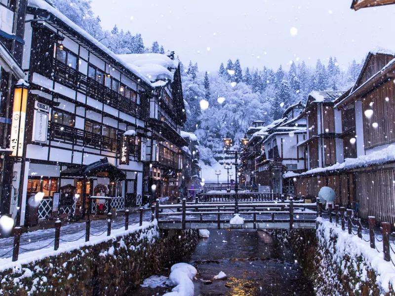 Snow falling in the village near Zao Onsen