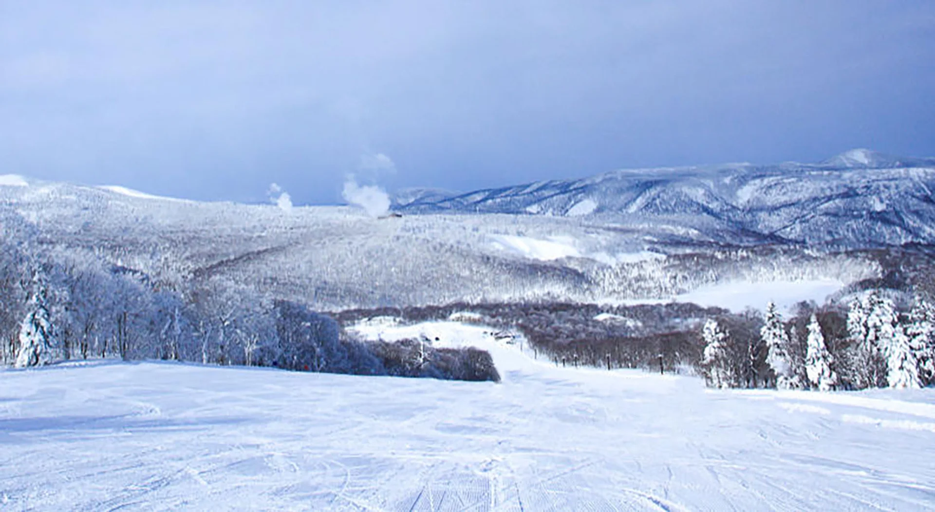 Akita Hachimantai empty piste run 