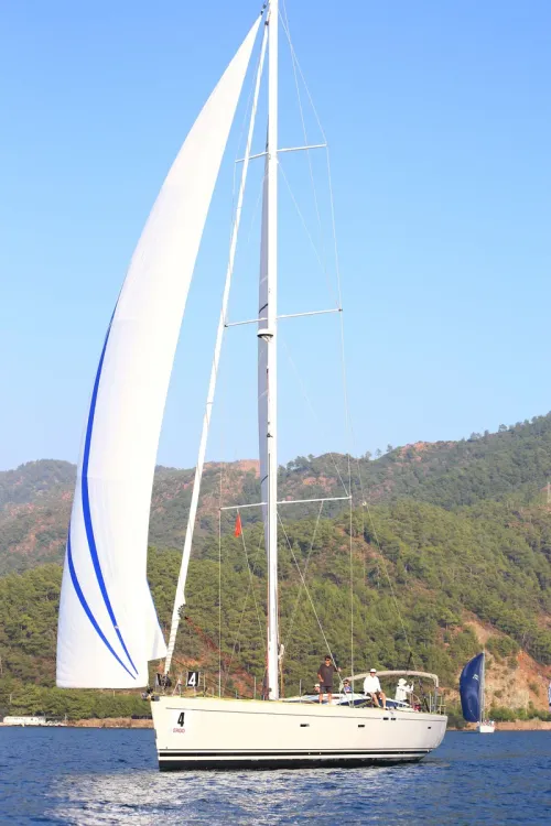 Crimson stripes on the sails — input image