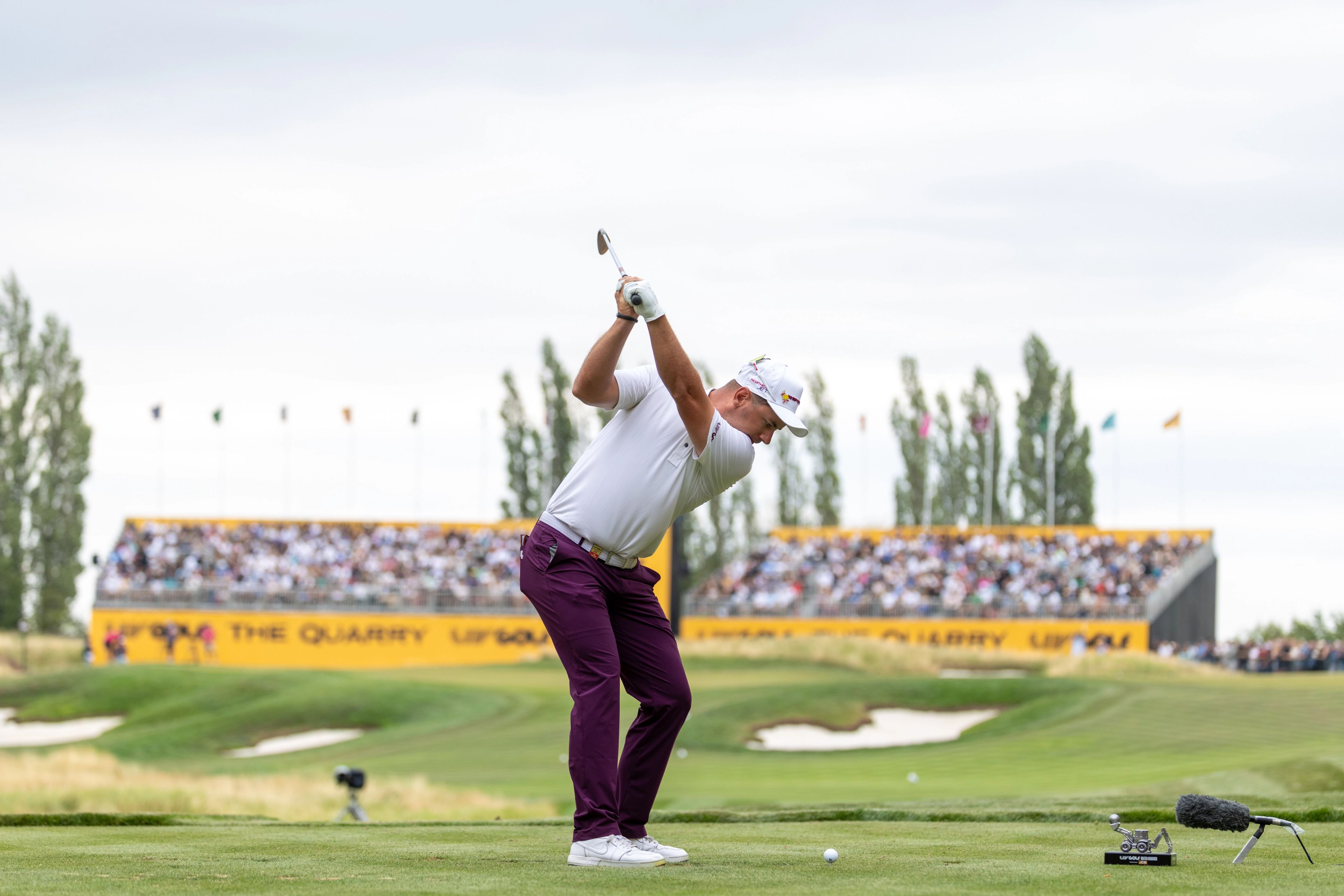 Lucas Herbert leads entering Round 4 in the United Kingdom.