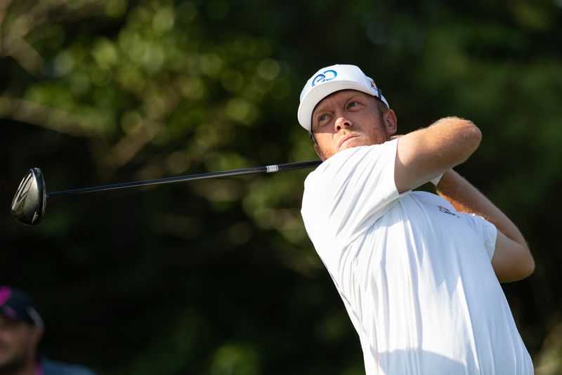 Gooch & OKGC Lead LIV Golf Korea After Round 2