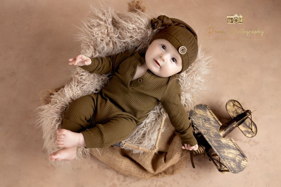 Newborn photography by Roma Pierzga