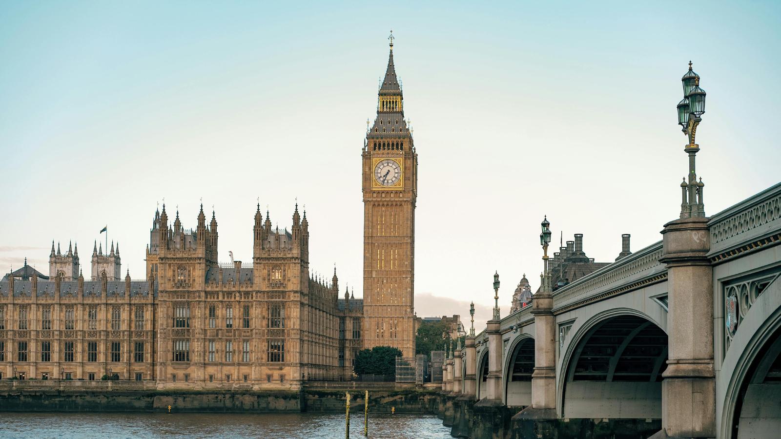 Kinh nghiệm tham quan Big Ben London mùa hè: Hành trình khám phá biểu tượng nước Anh và những điều không thể bỏ lỡ