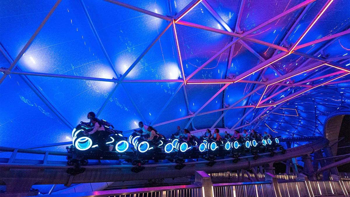 Kinh Nghiệm Mua Vé Early Entry Shanghai Disneyland: Nên Hay Không?