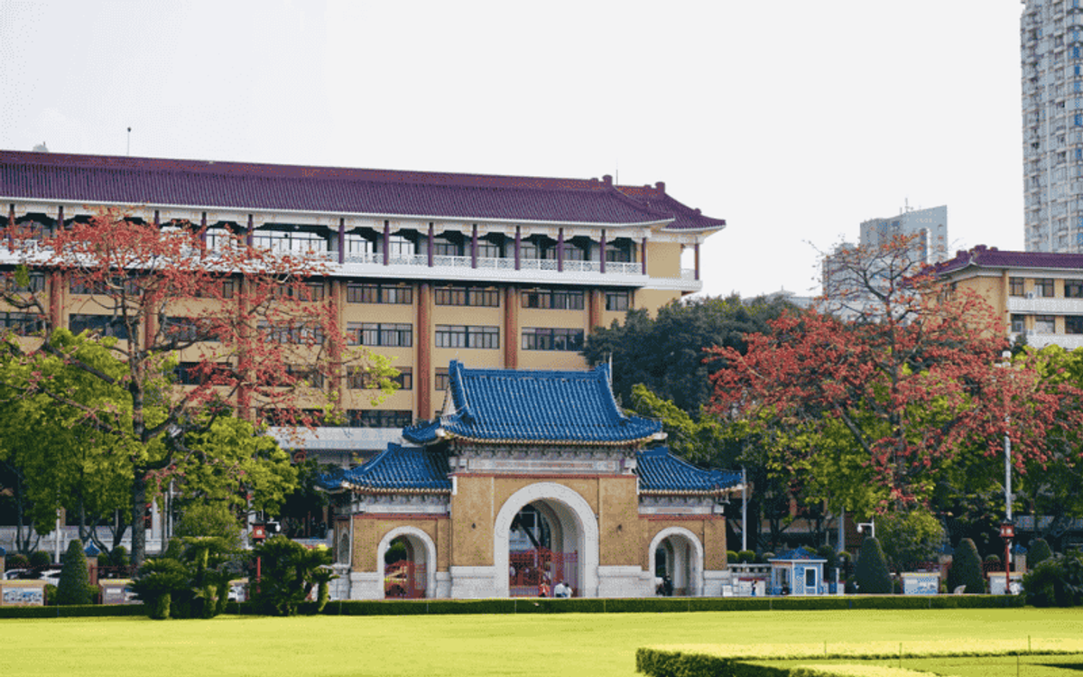 NHÀ TƯỞNG NIỆM TÔN TRUNG SƠN CÓ GÌ ĐẶC BIỆT?