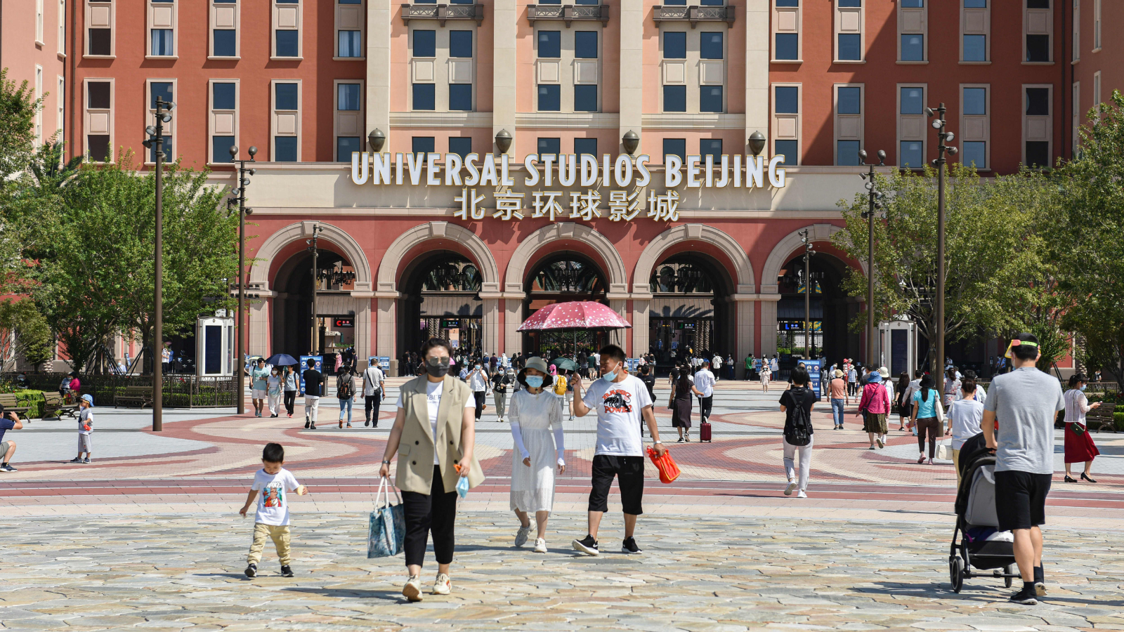 REVIEW HAI THIÊN ĐƯỜNG GIẢI TRÍ LỚN NHẤT TRUNG QUỐC: UNIVERSAL BẮC KINH VS DISNEY THƯỢNG HẢI