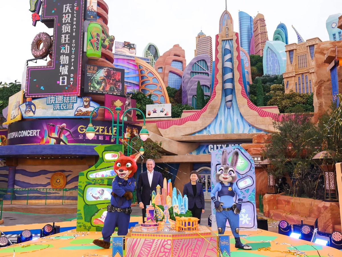 Kinh Nghiệm Mua Vé Early Entry Shanghai Disneyland: Nên Hay Không?