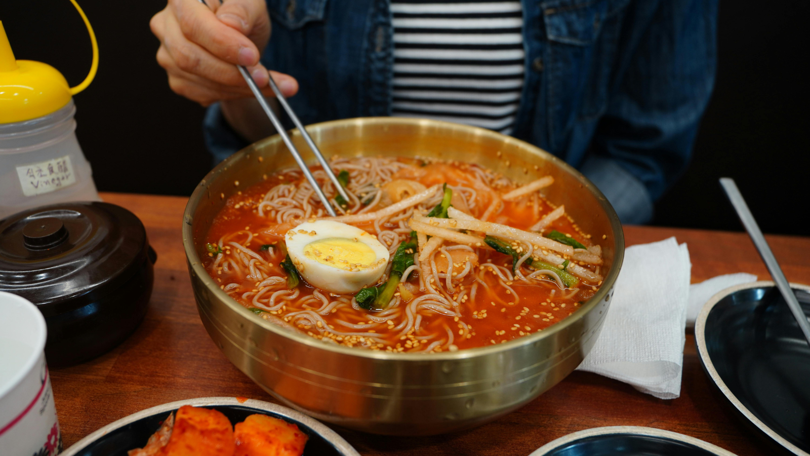 Trải Nghiệm Ẩm Thực Đường Phố Seoul Mùa Hè: Hành Trình Khám Phá Hương Vị Đậm Đà Giữa Lòng Thủ Đô Hàn Quốc