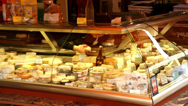 Khám Phá Ẩm Thực Paris: Ăn Gì Ngon Bổ Rẻ Tại Thành Phố Ánh Sáng