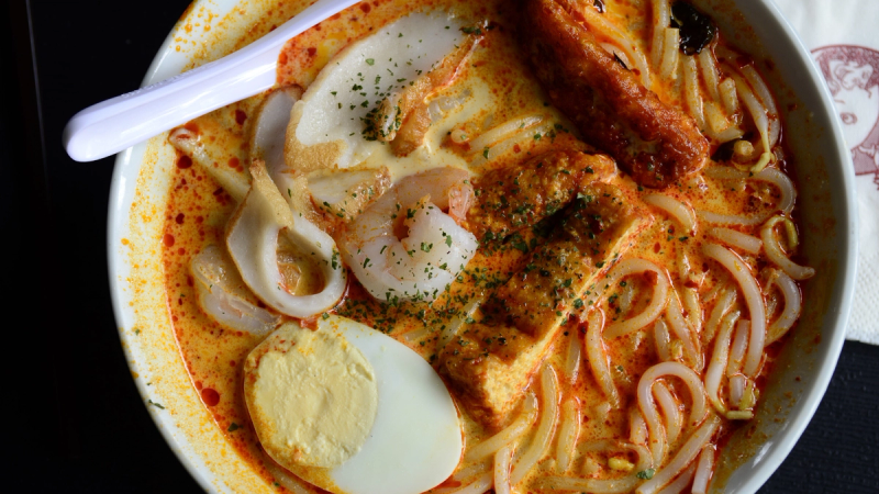 Ăn Gì Ở Singapore Ngon Bổ Rẻ: Hành Trình Ẩm Thực Đầy Màu Sắc Và Tiết Kiệm