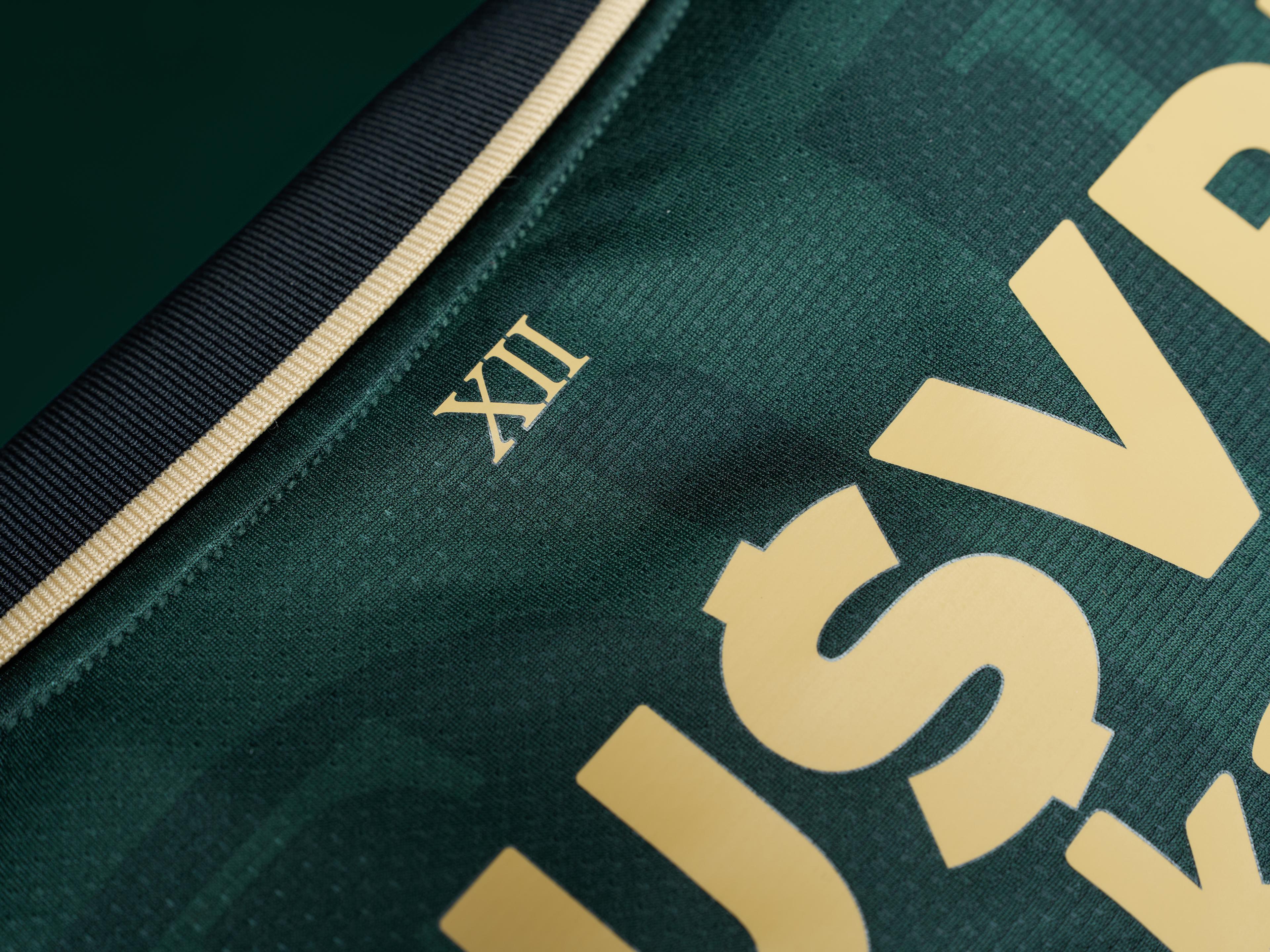 Nieuwkoop, Read en Van der Sluijs dragen het nieuwe Feyenoord-tenue