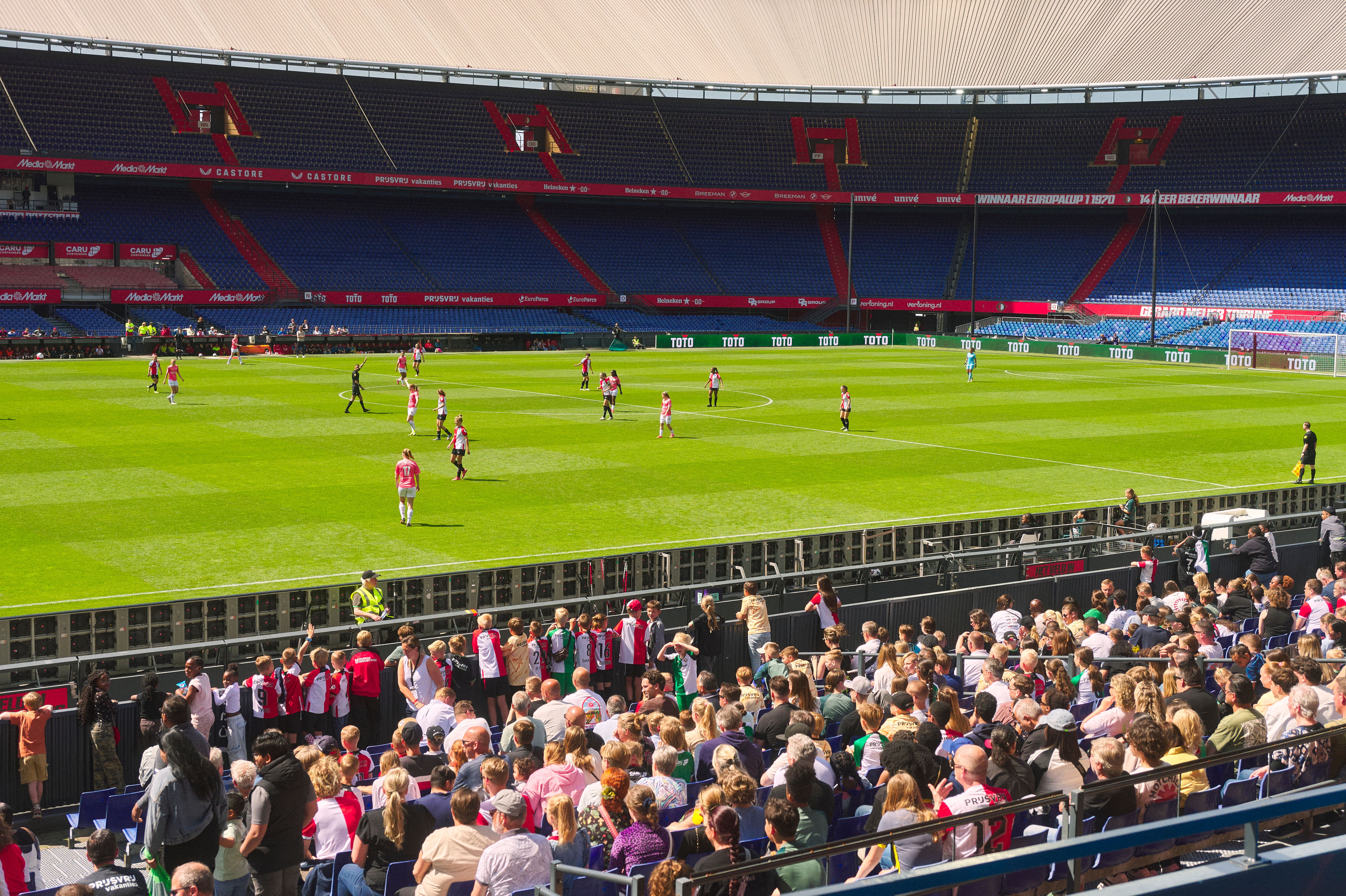 Kameraadjeswedstrijd Feyenoord V1 - Excelsior in De Kuip