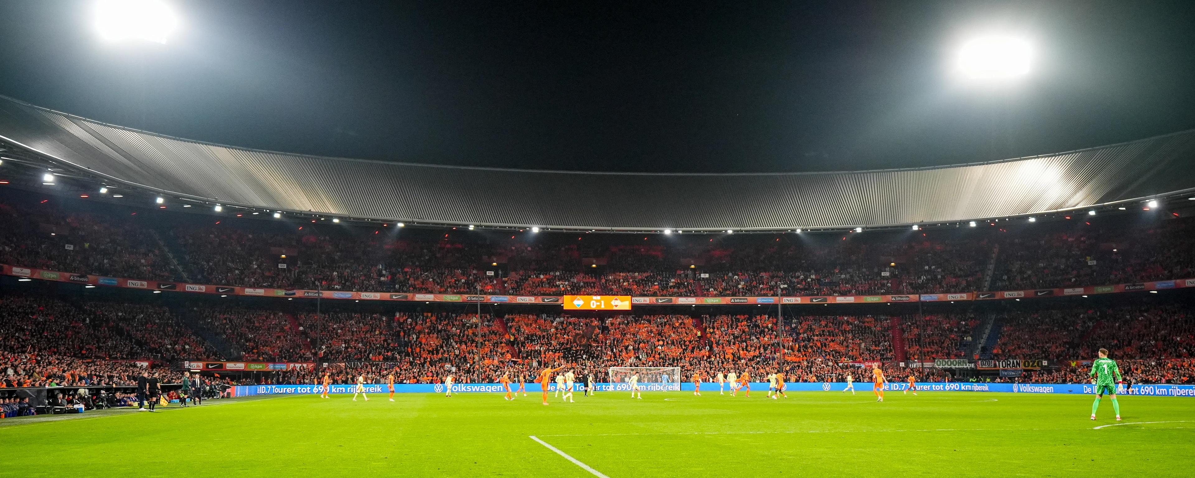 KNVB header 300426