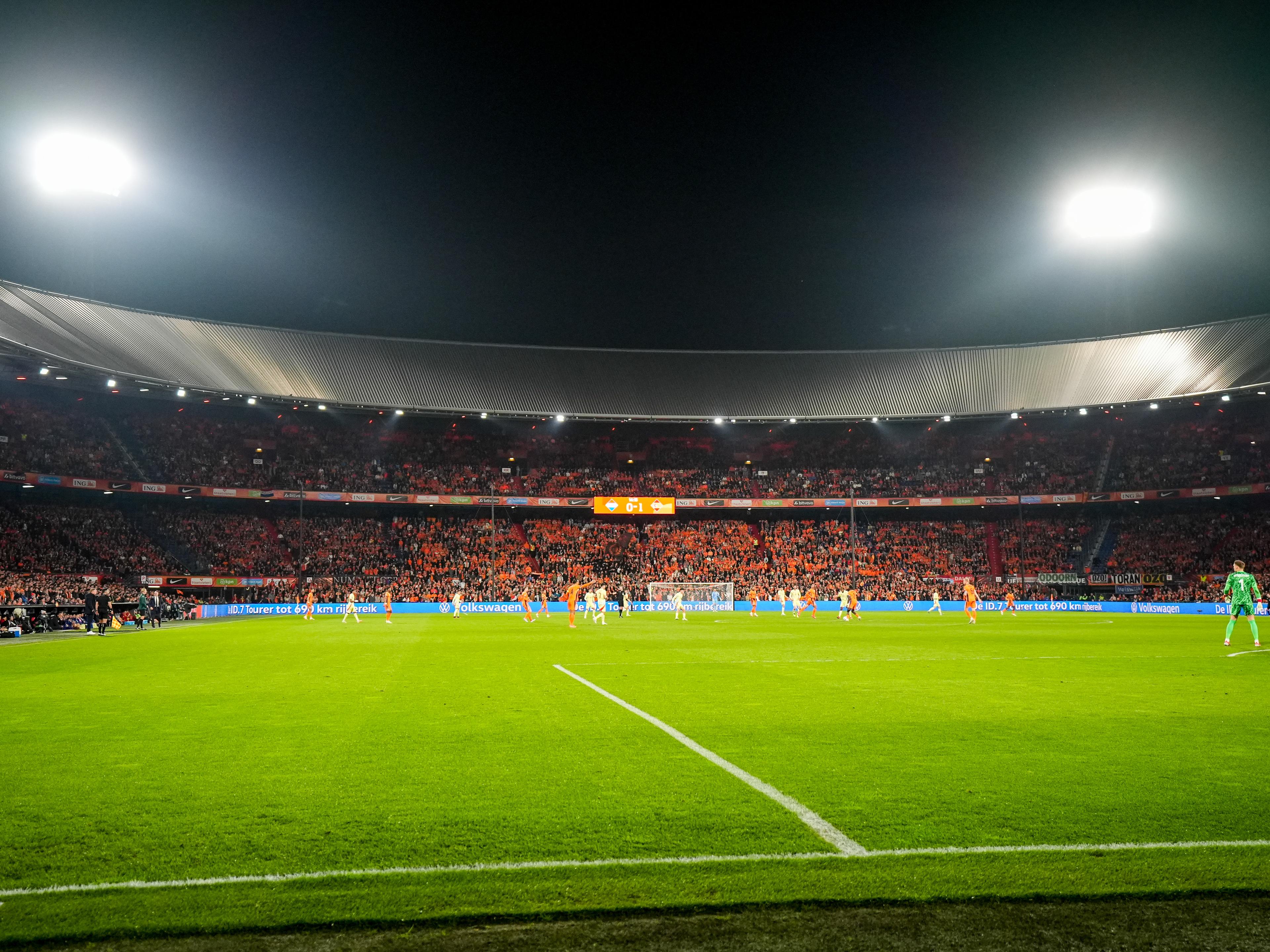KNVB header 300426