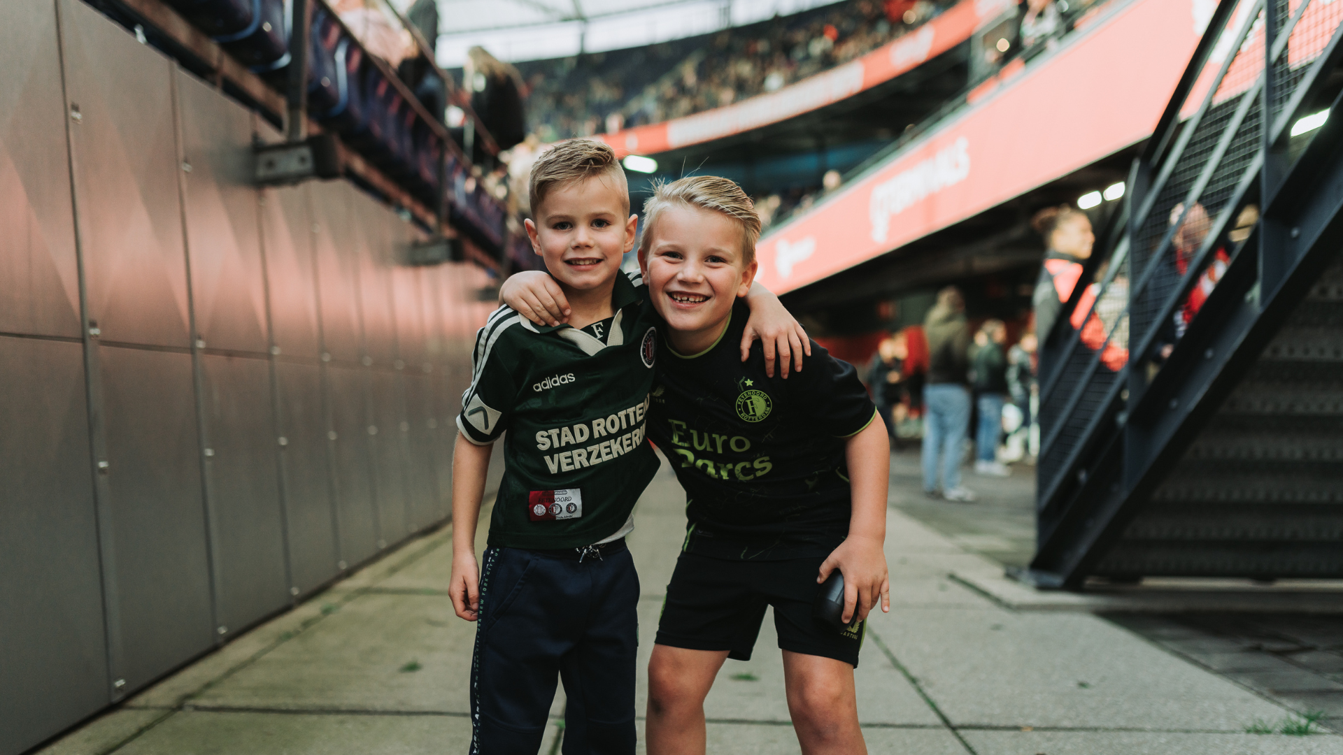 Kameraadjes header 030125 en