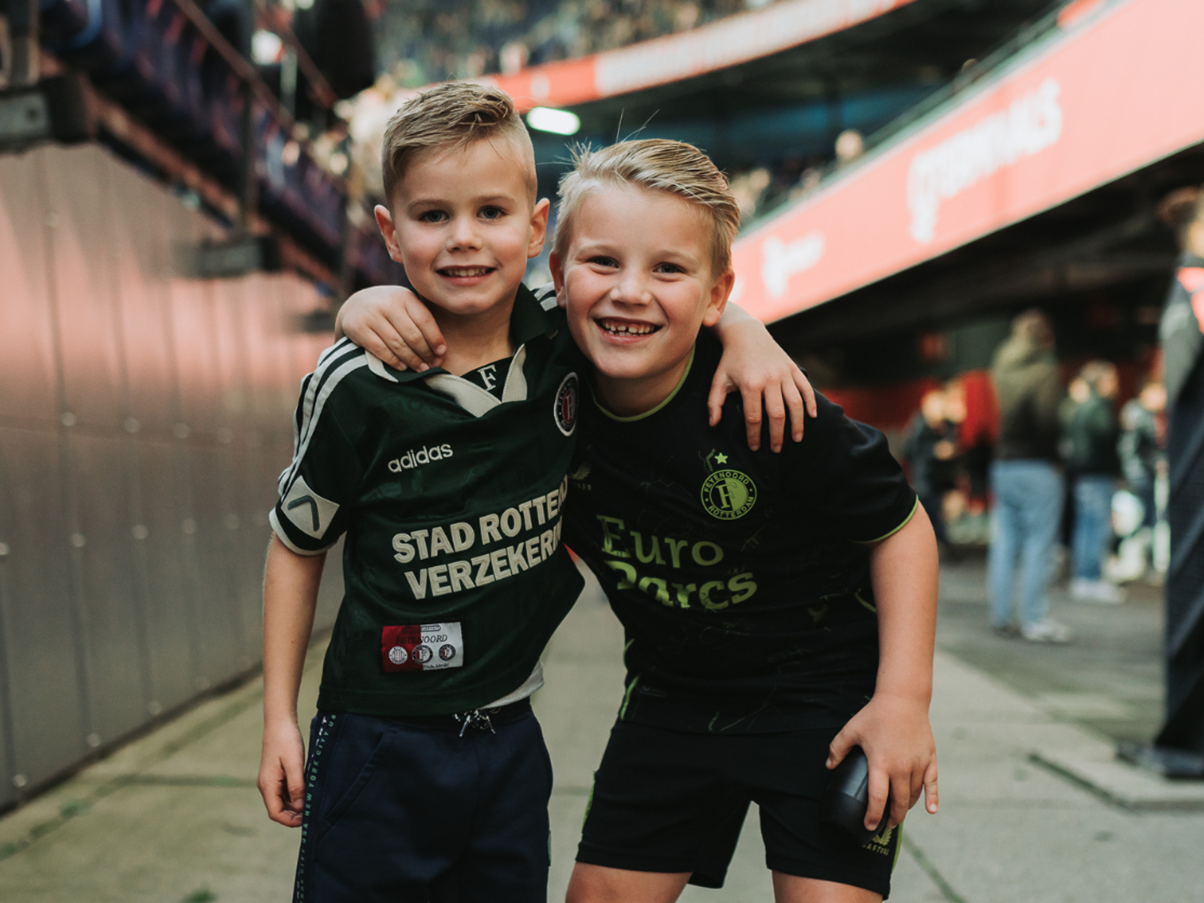 Kameraadjes header 030125 en