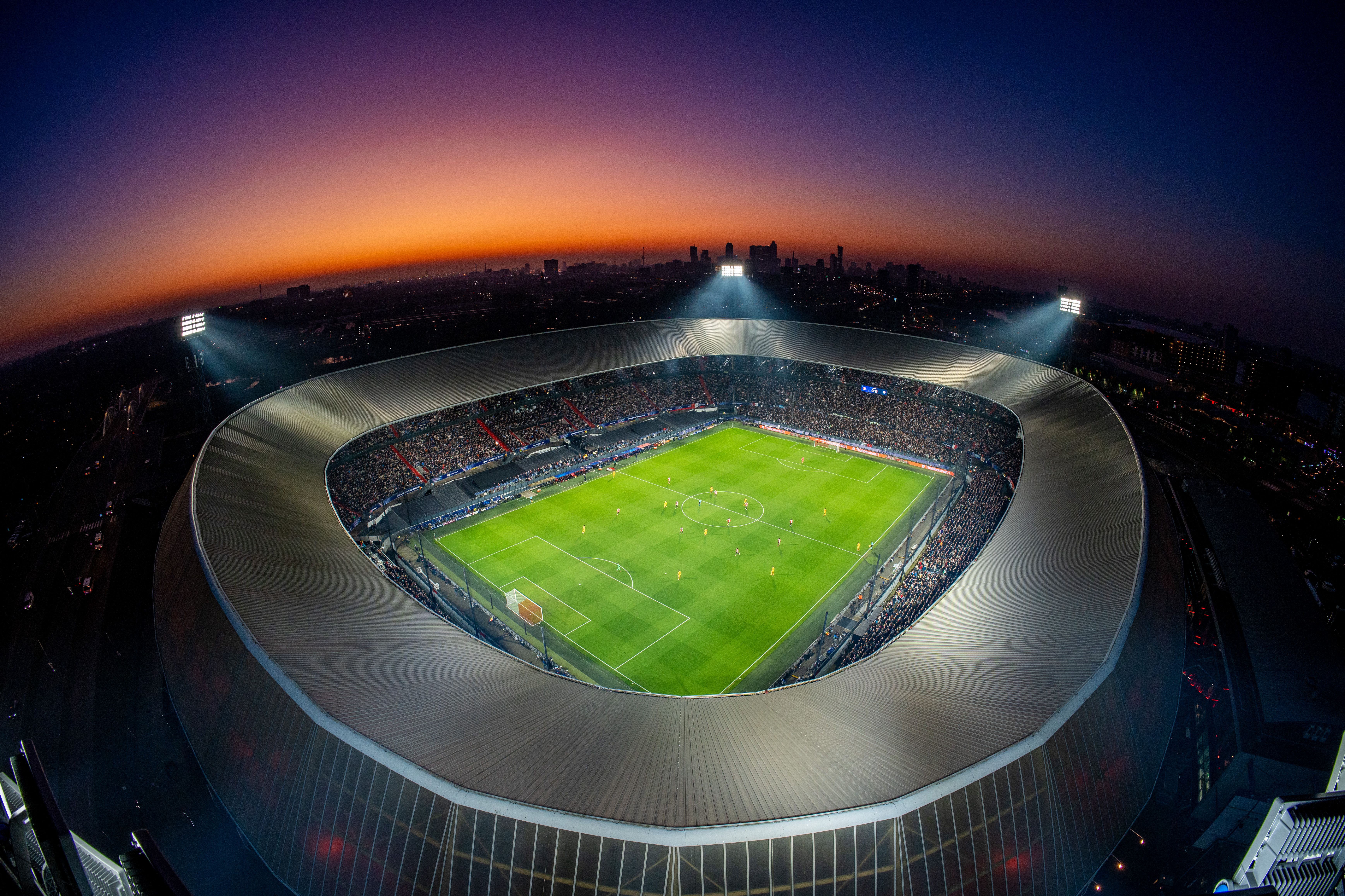 vooraank kvk ucl 270826 header