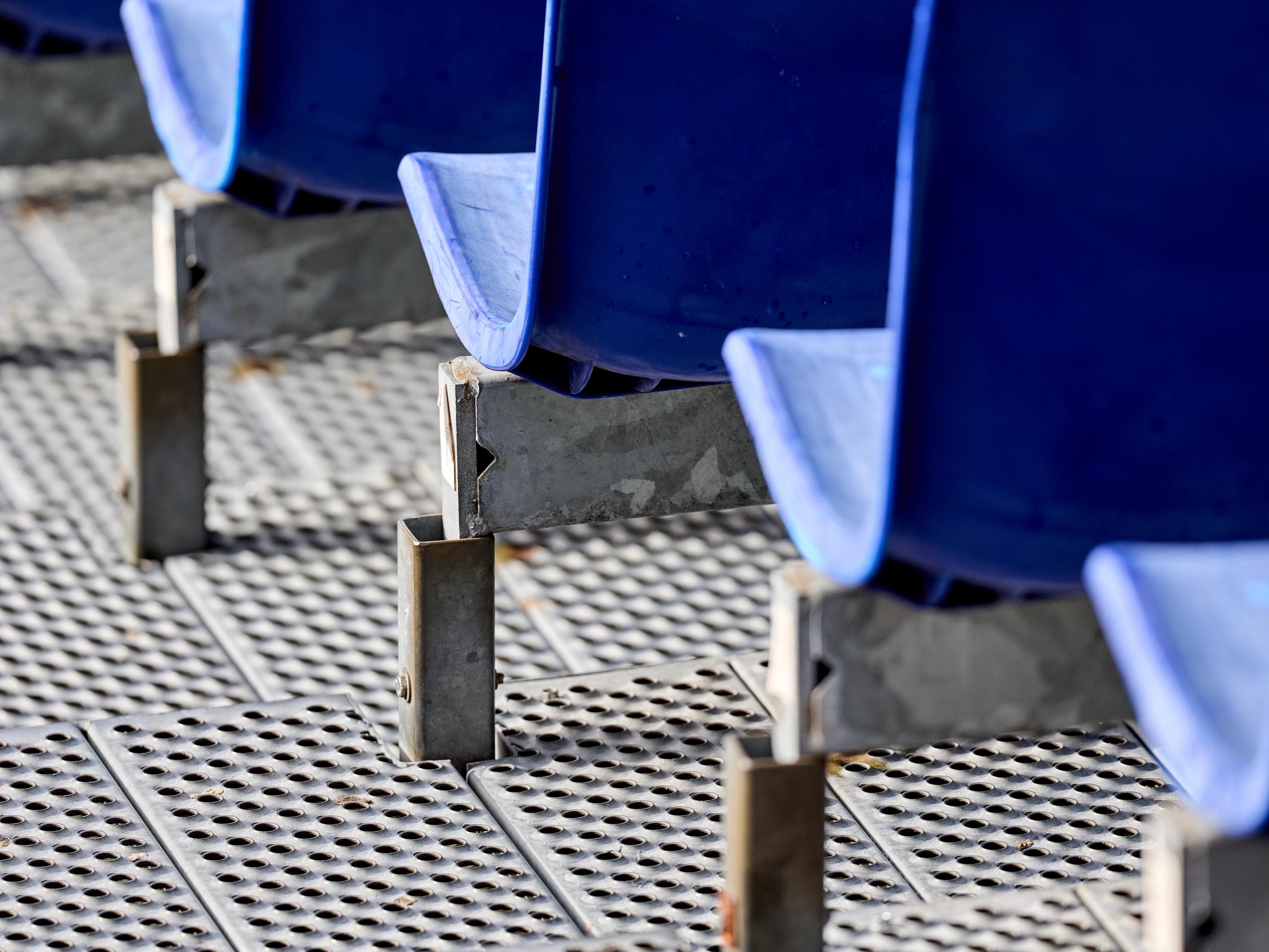 Afbeelding van de stoeltjes in De Kuip