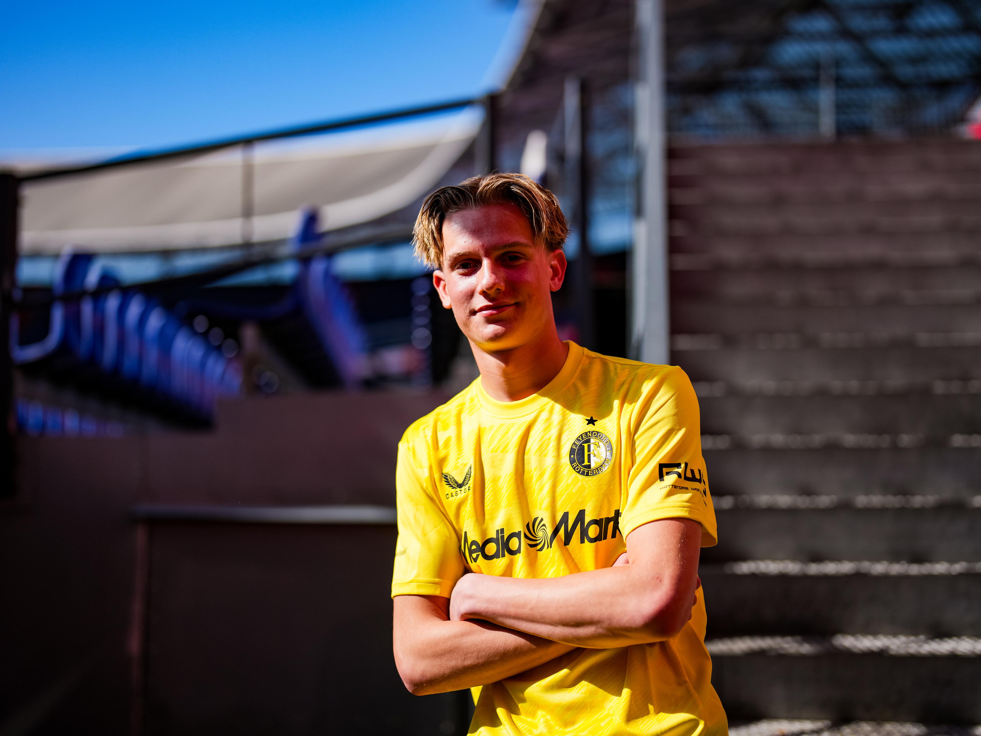 Cover Sydney van Gool 240426