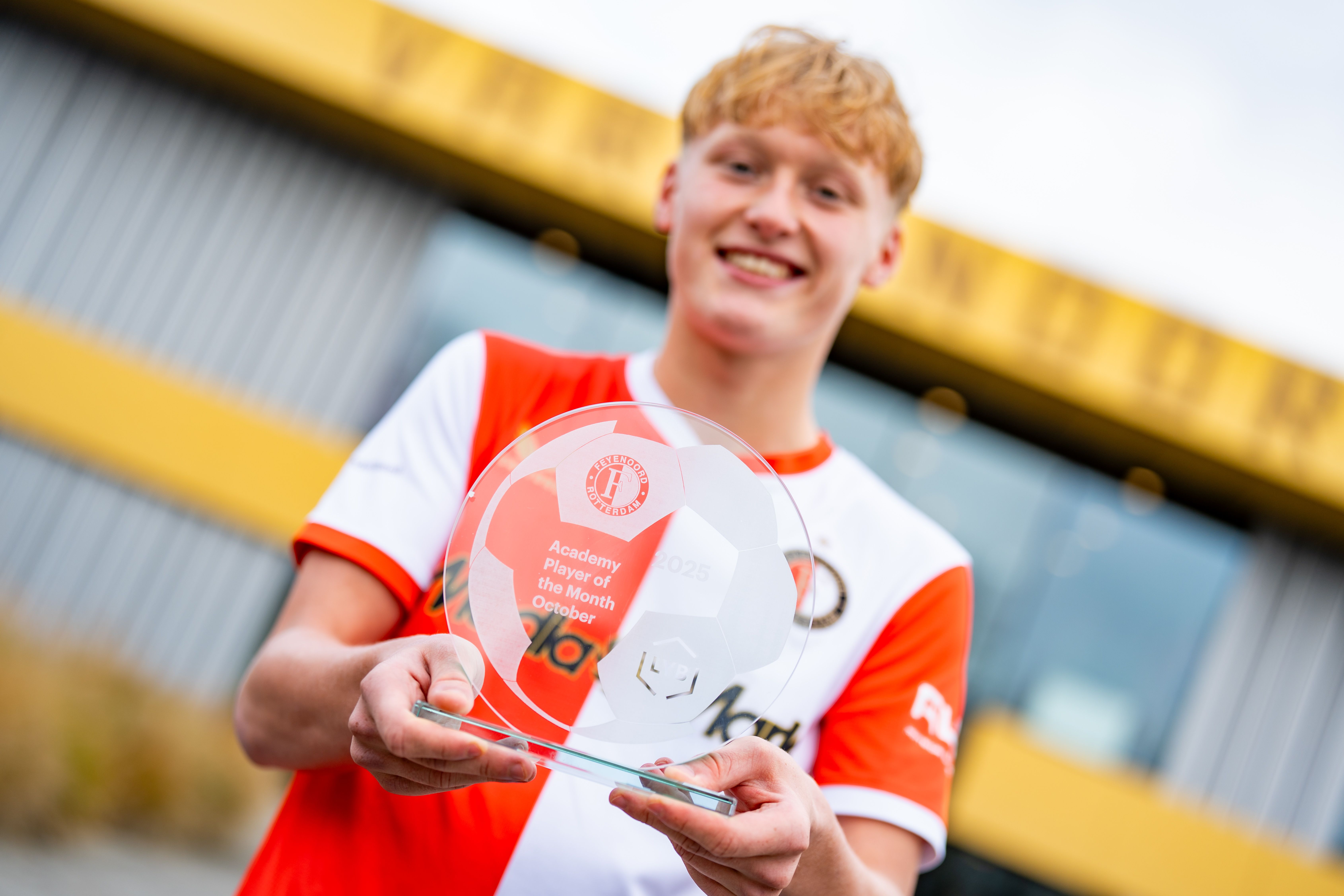 Boaz Plantinga van Feyenoord O17 toont de LYB POTM