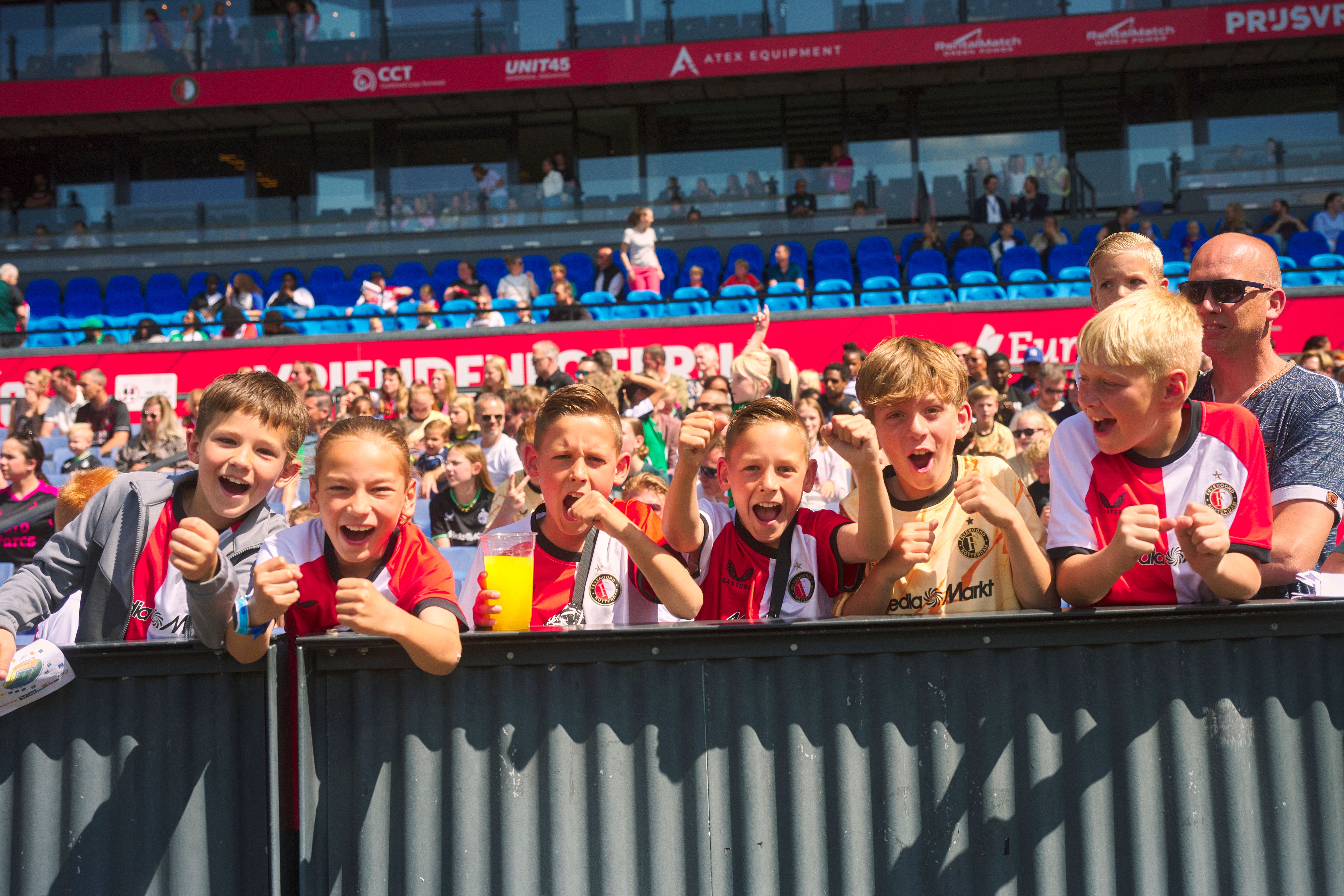 Kameraadjeswedstrijd Feyenoord V1 - Excelsior in De Kuip