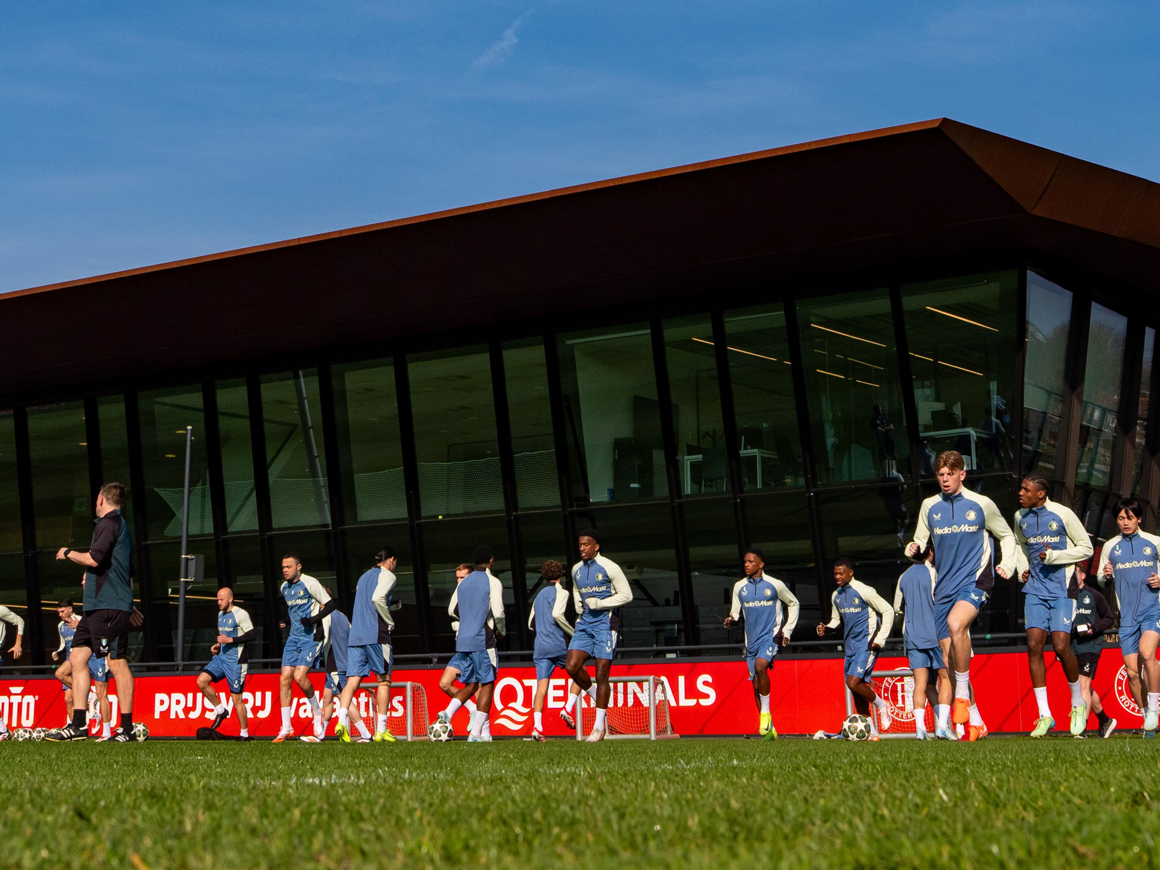 travel intfey header 100325