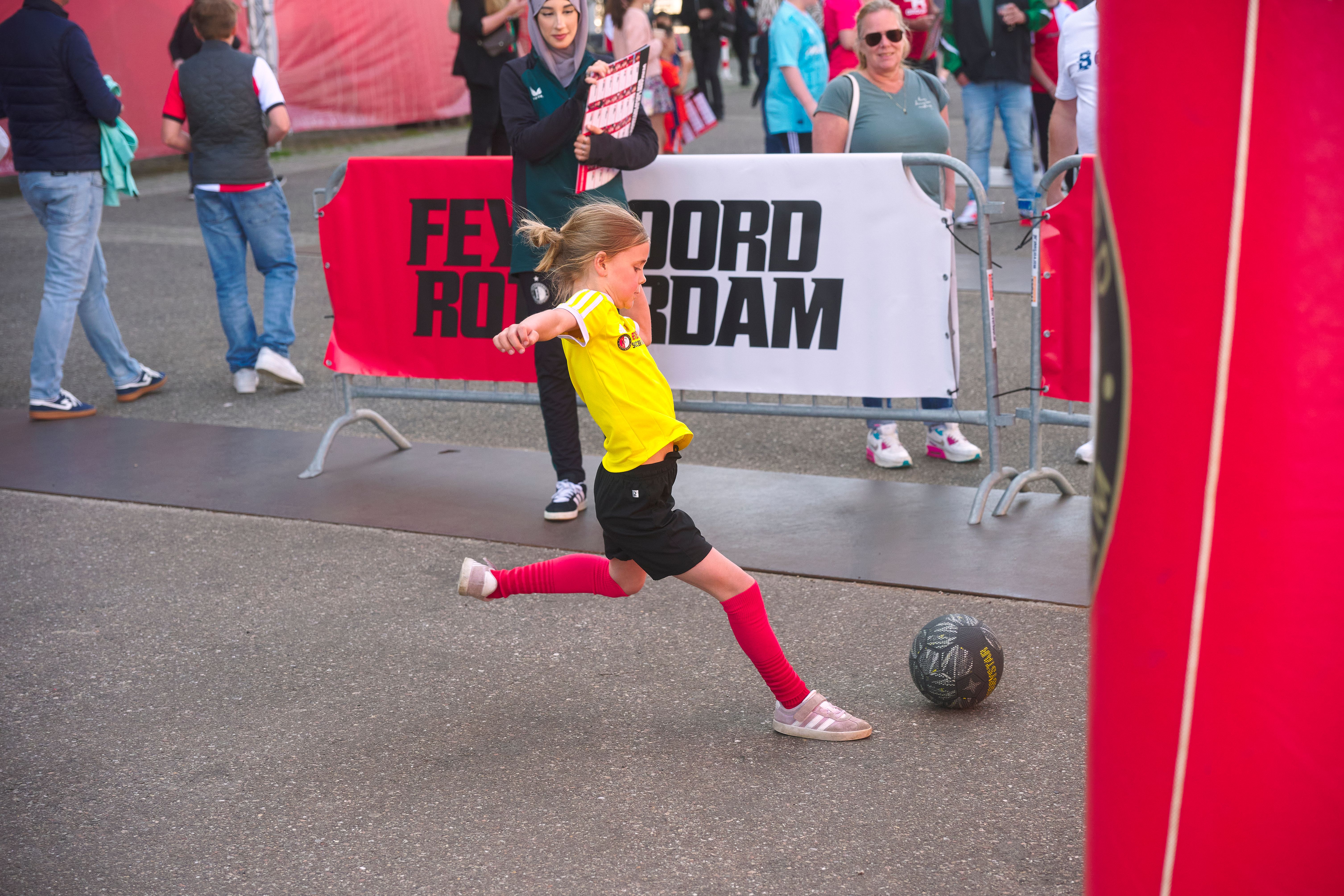 Kameraadjeswedstrijd Feyenoord V1 - Excelsior in De Kuip