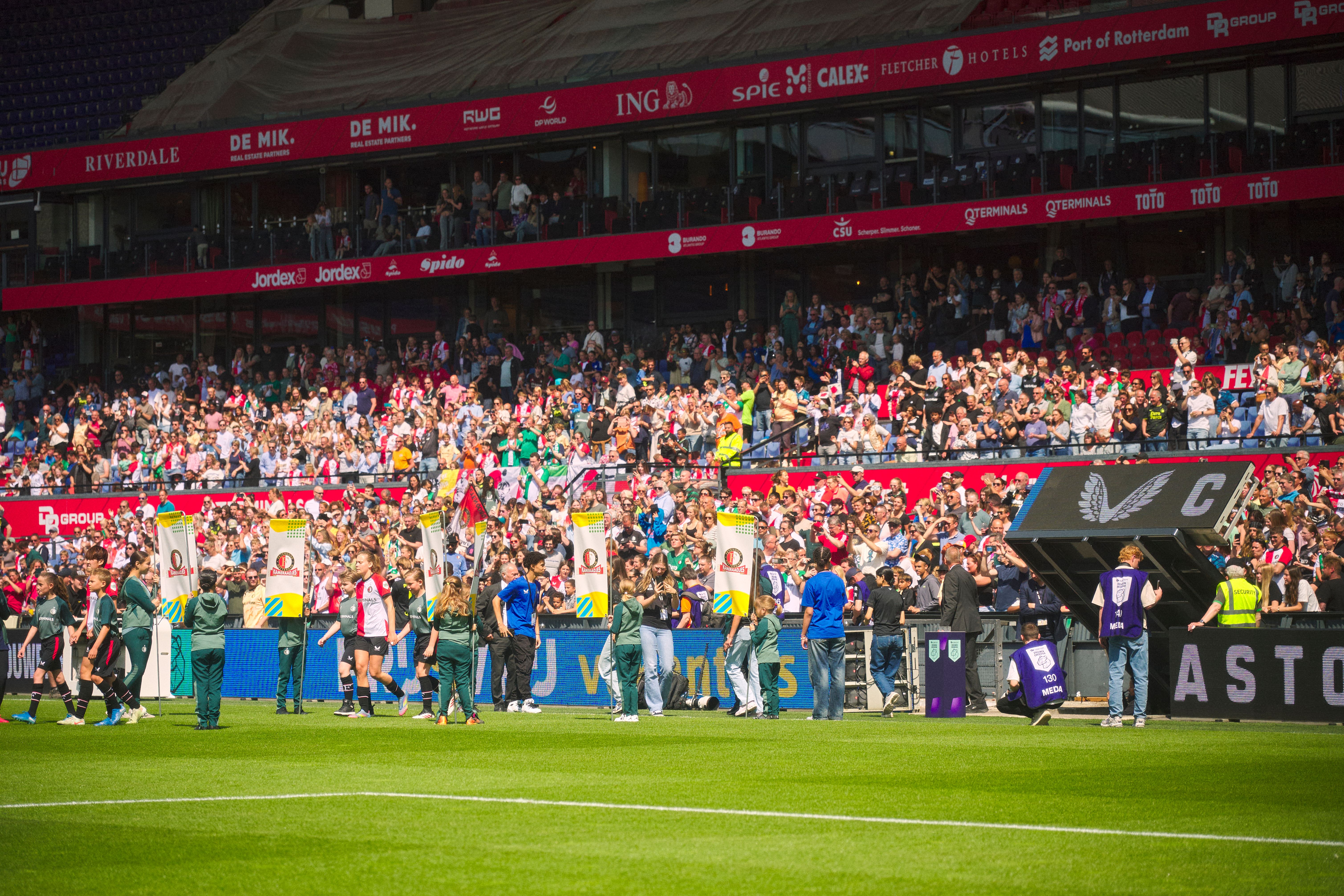 Kameraadjeswedstrijd Feyenoord V1 - Excelsior in De Kuip