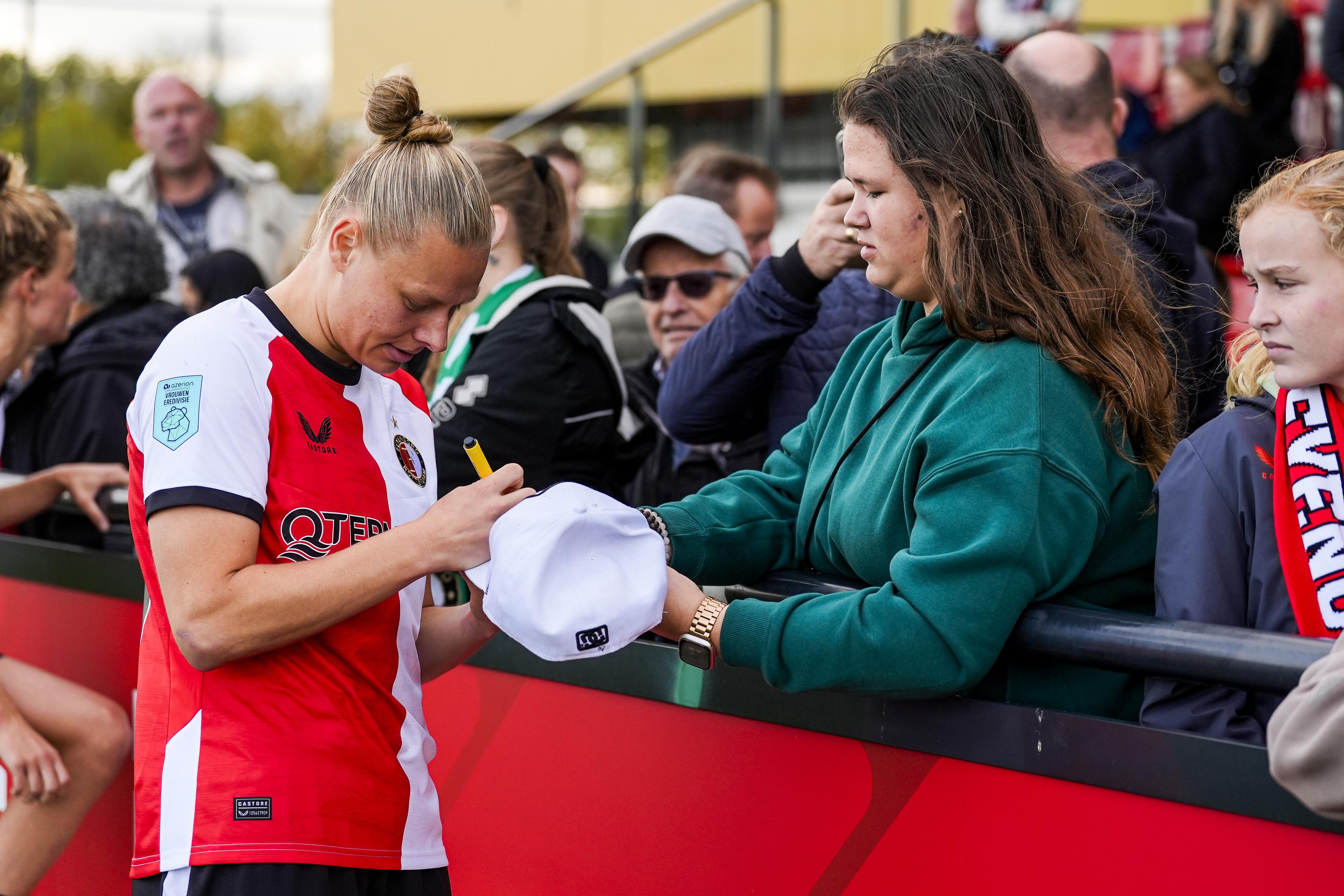 Bezoek Feyenoord Vrouwen 1 op Varkenoord