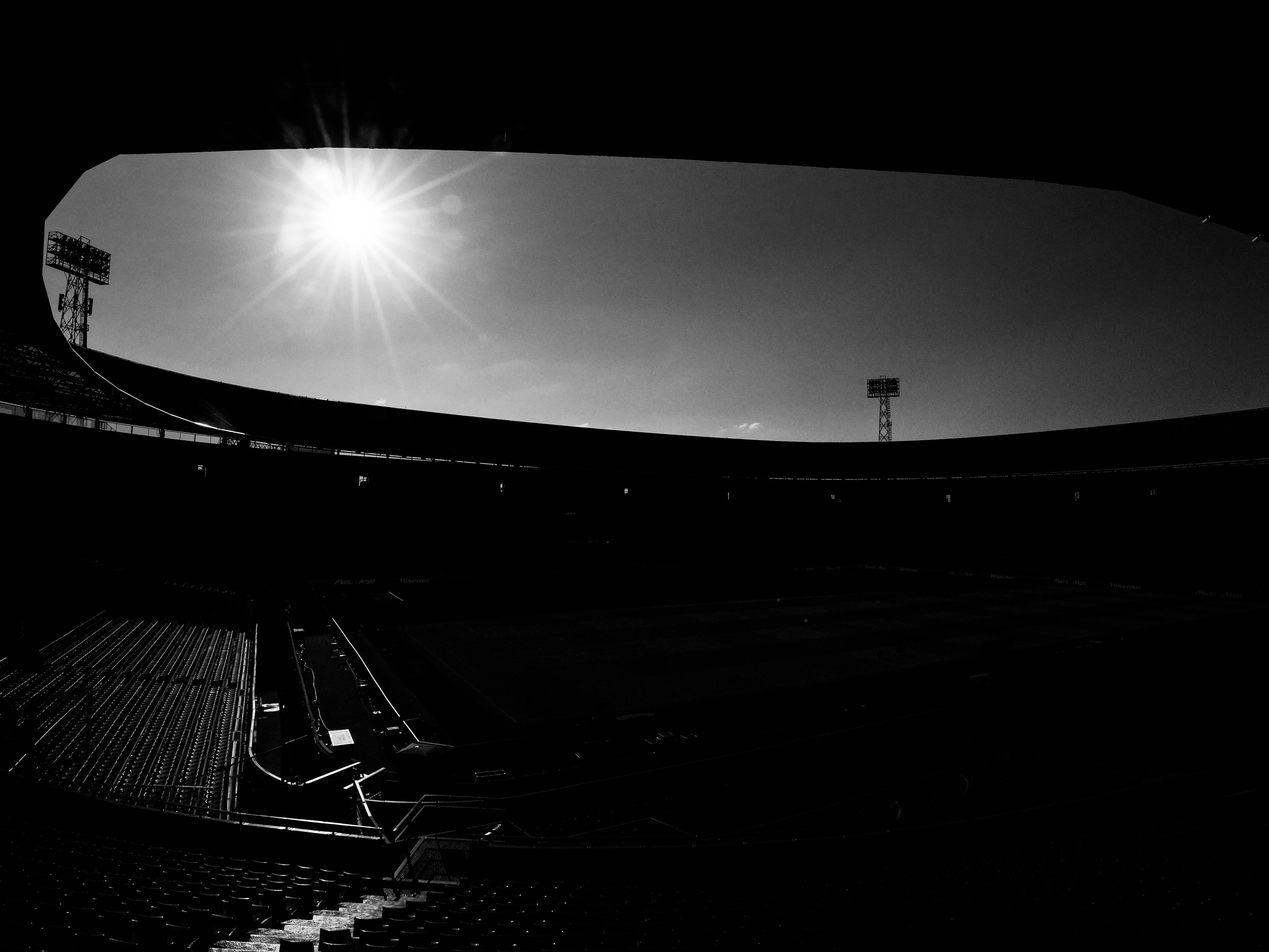 de kuip zwart wit 300725