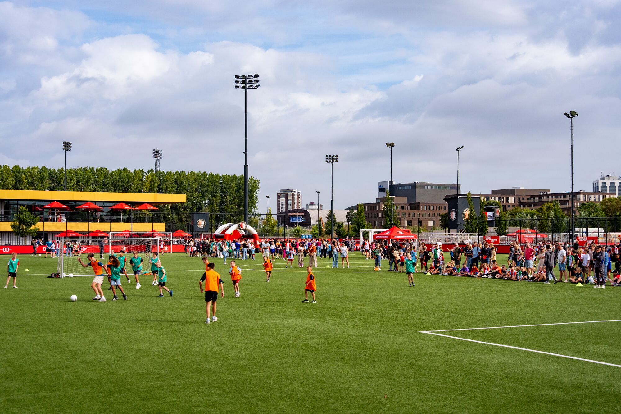 Bezoek Feyenoord Vrouwen 1 op Varkenoord