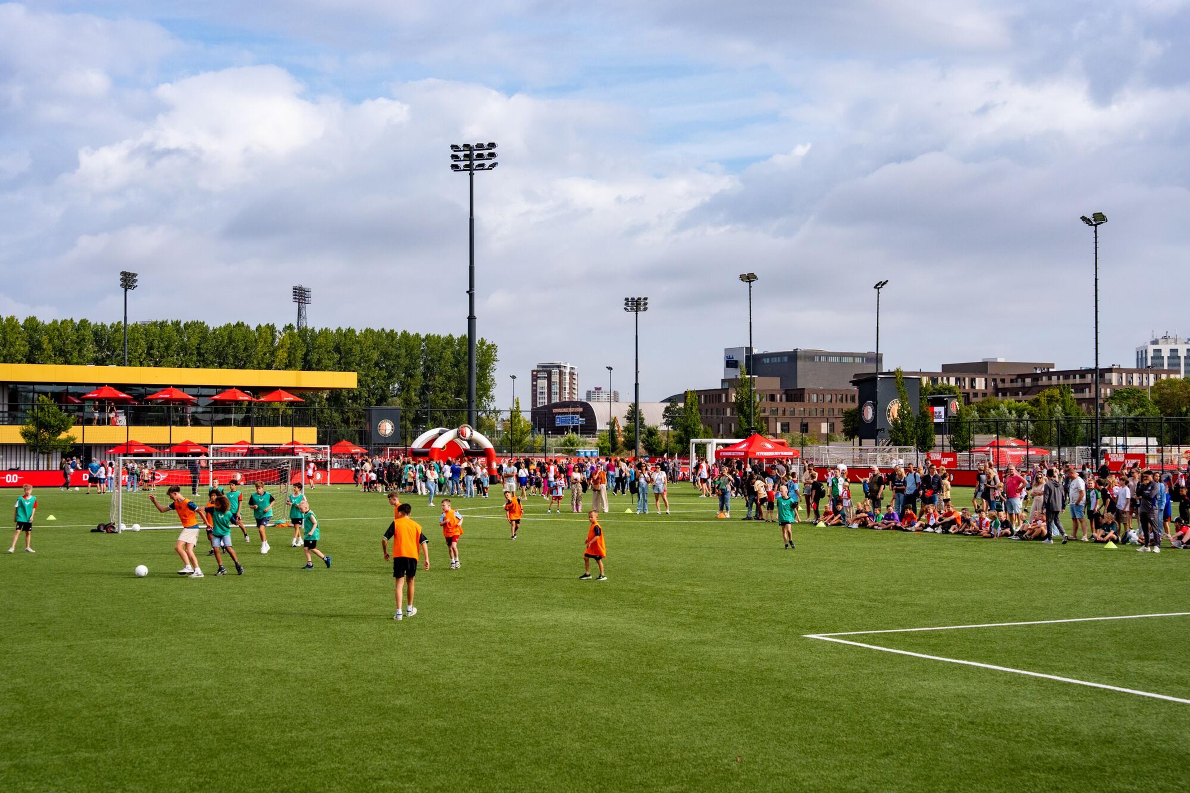 Bezoek Feyenoord Vrouwen 1 op Varkenoord