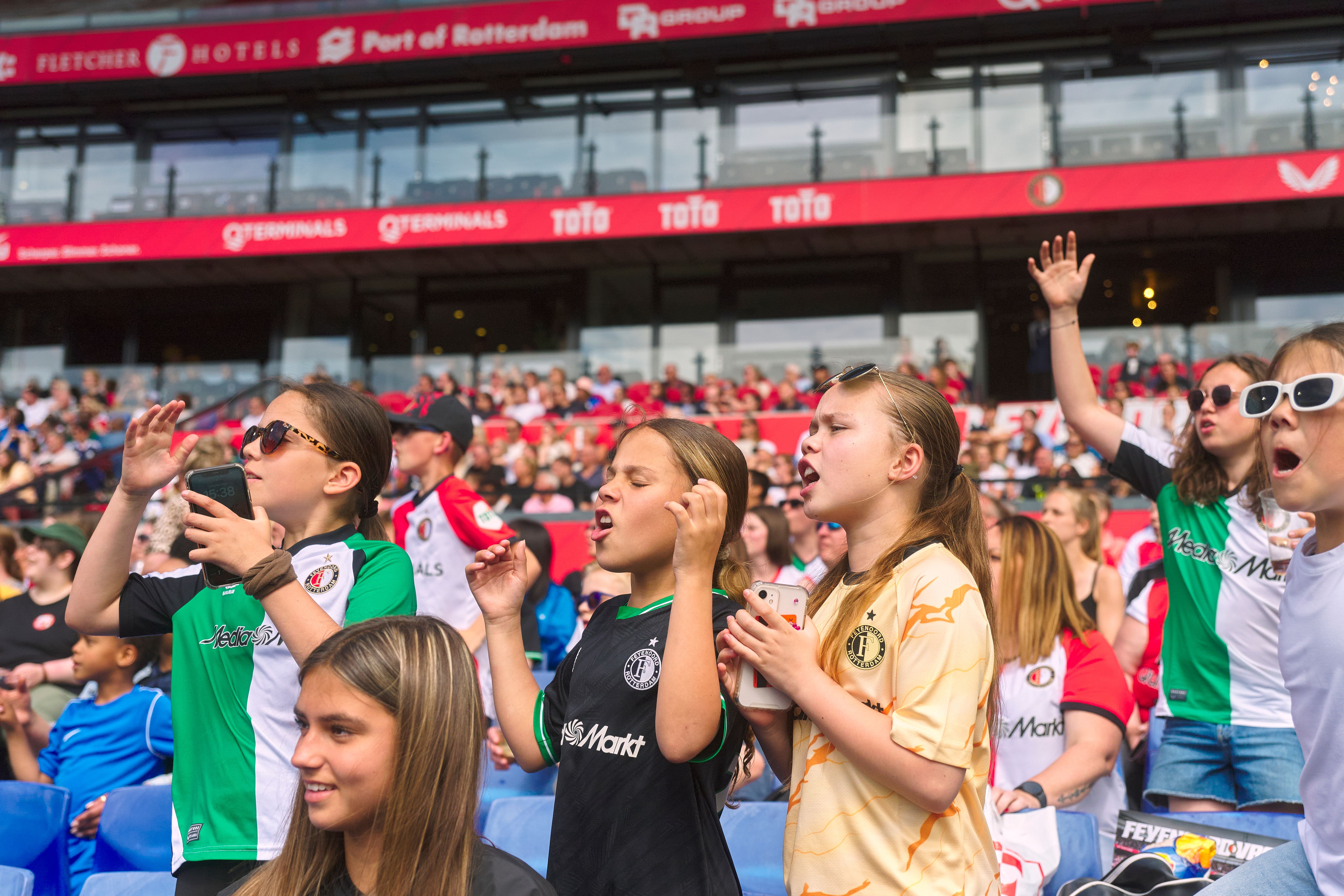 Kameraadjeswedstrijd Feyenoord V1 - Excelsior in De Kuip