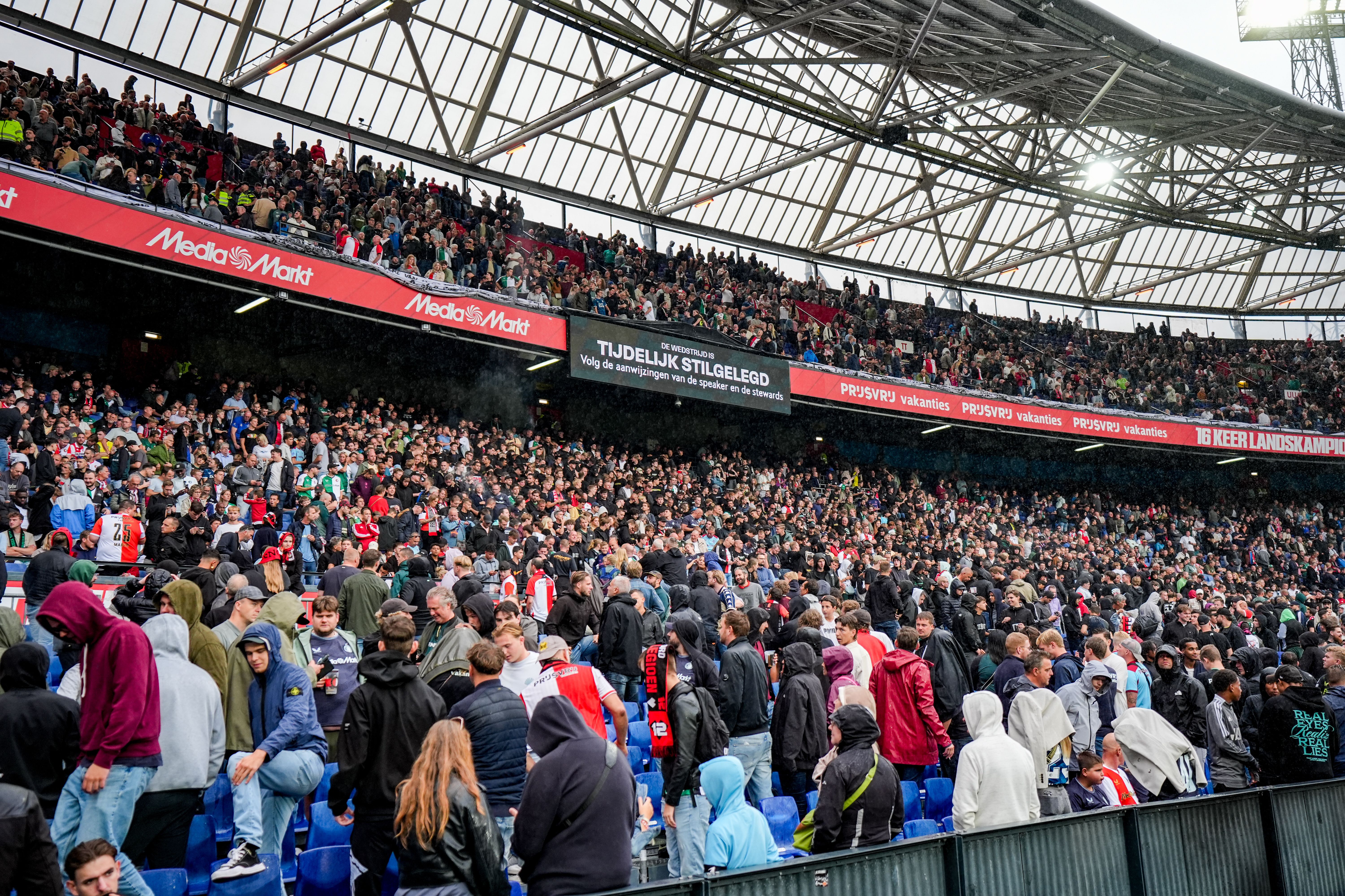 Boodschap i.v.m. tijdelijke stillegging op het scoreboard tijdens oefenduel met VFL Wolfsburg