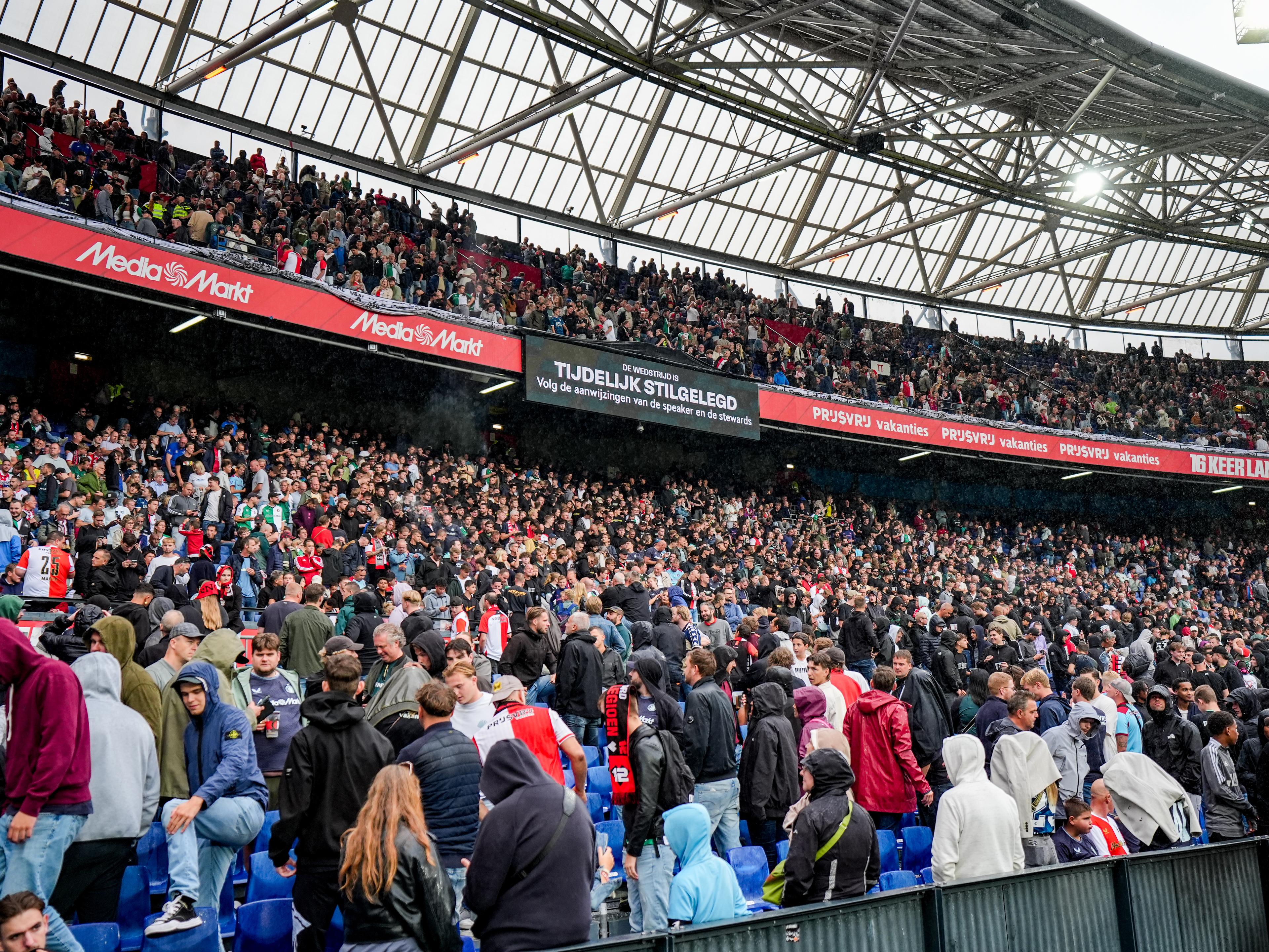 Boodschap i.v.m. tijdelijke stillegging op het scoreboard tijdens oefenduel met VFL Wolfsburg