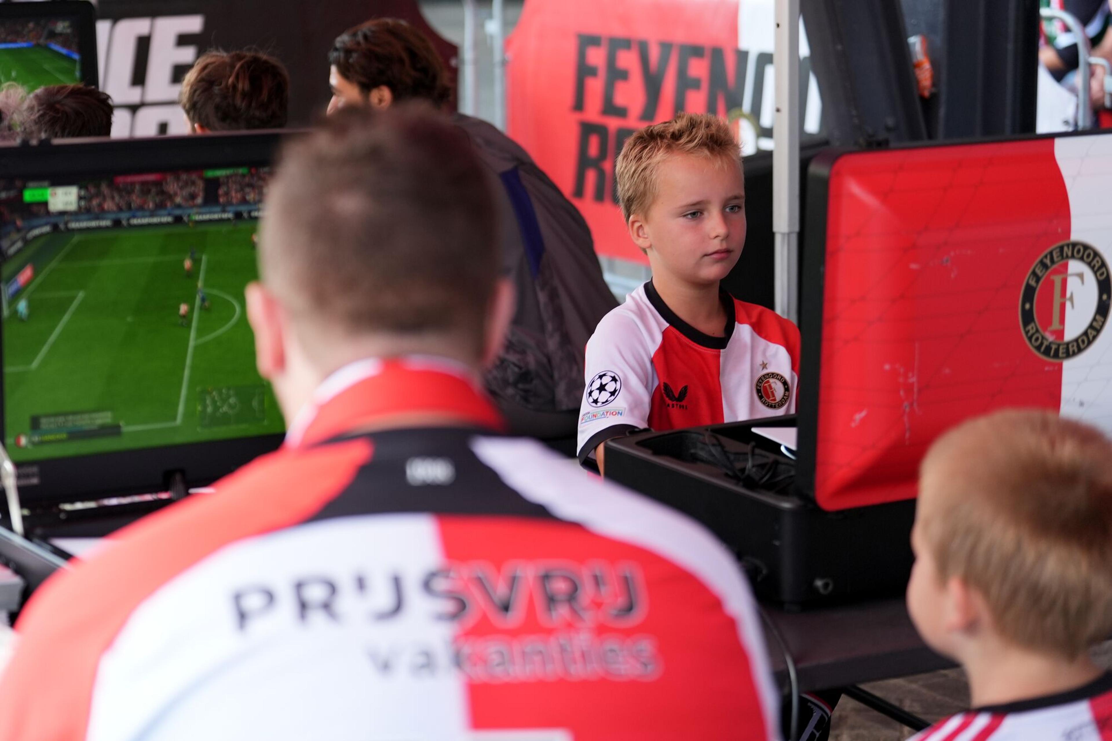 Kameraadjeswedstrijd Feyenoord - NAC Breda