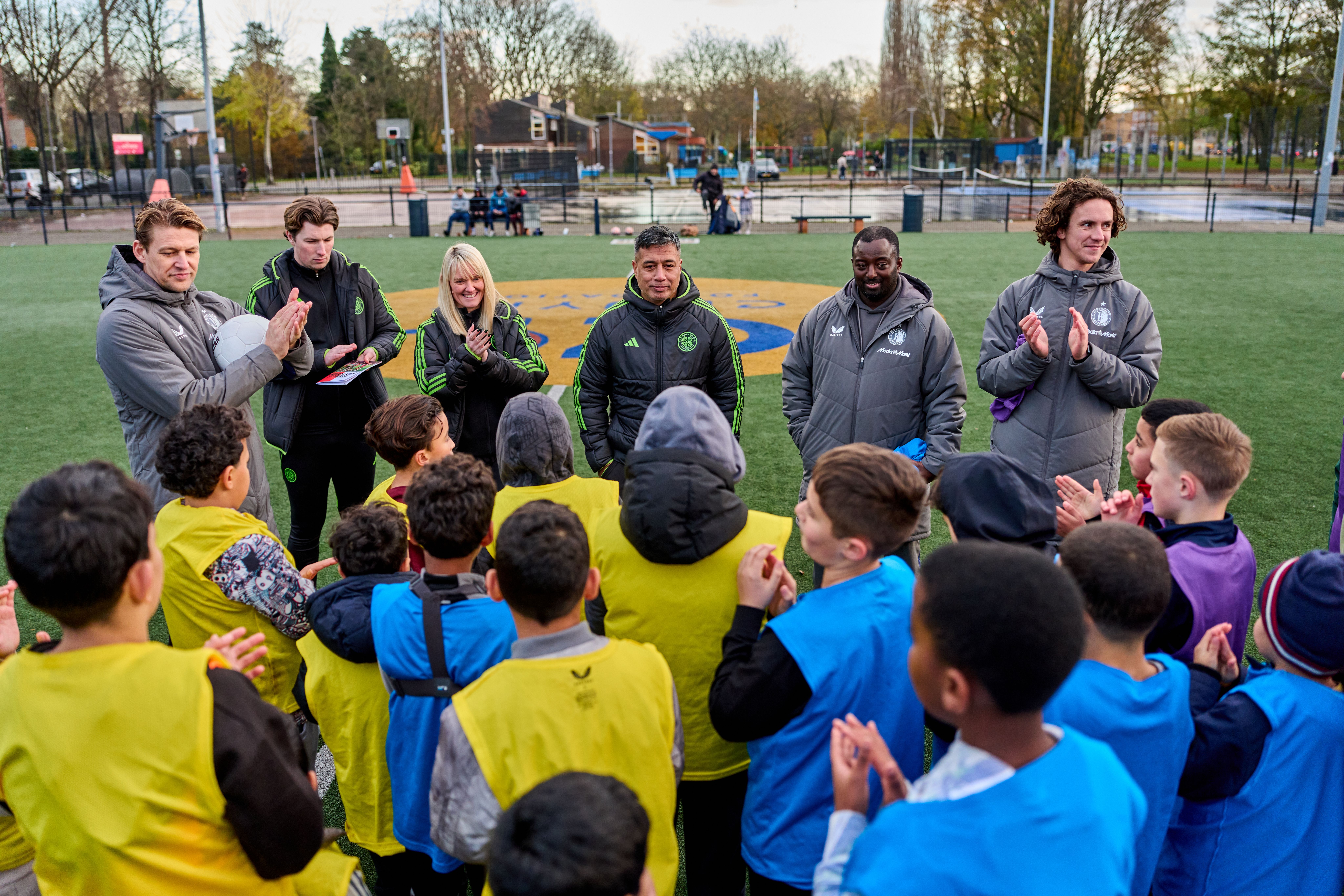 Feyenoord-Celtic zetten zich samen maatschappelijk in 261125