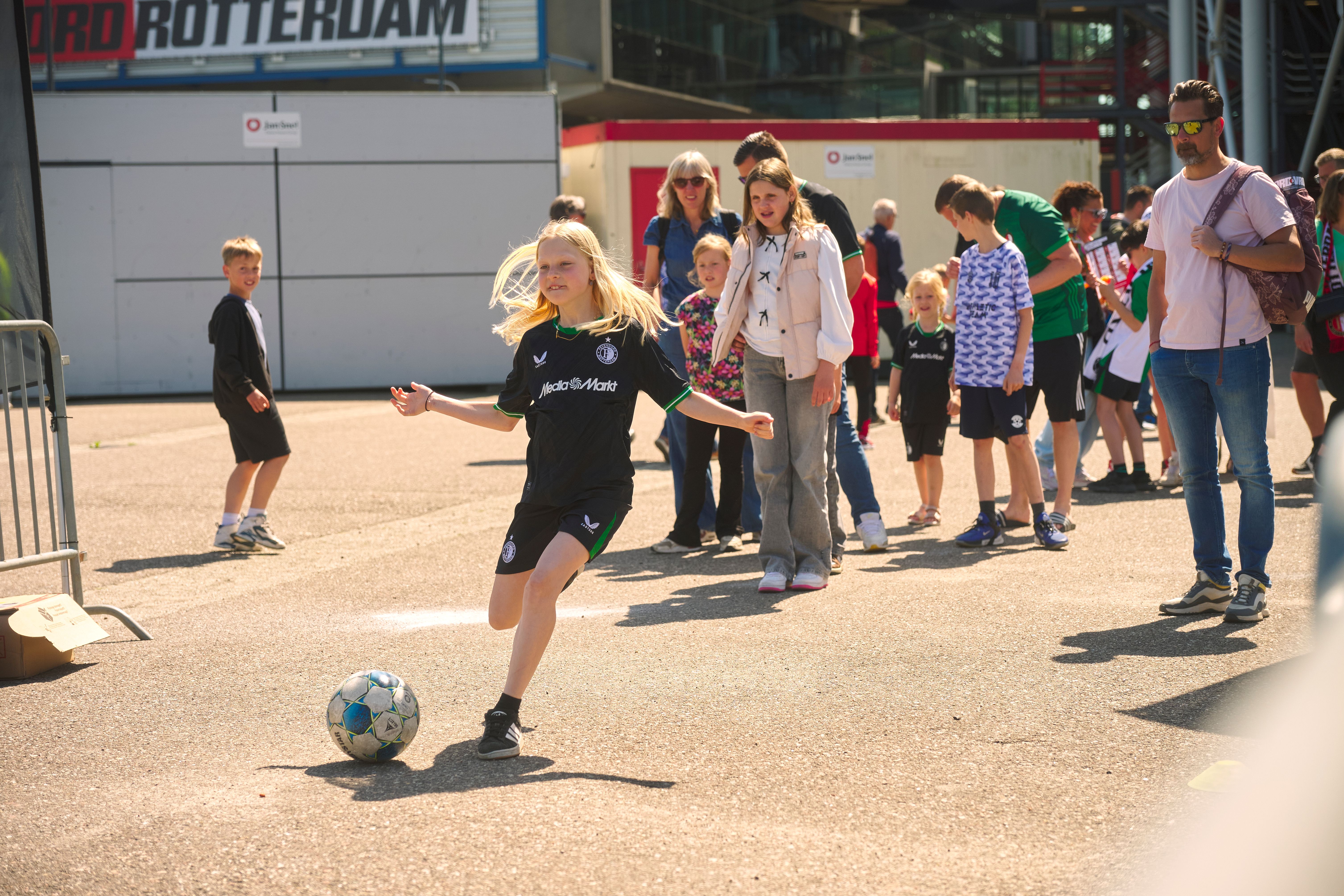 Kameraadjeswedstrijd Feyenoord V1 - Excelsior in De Kuip