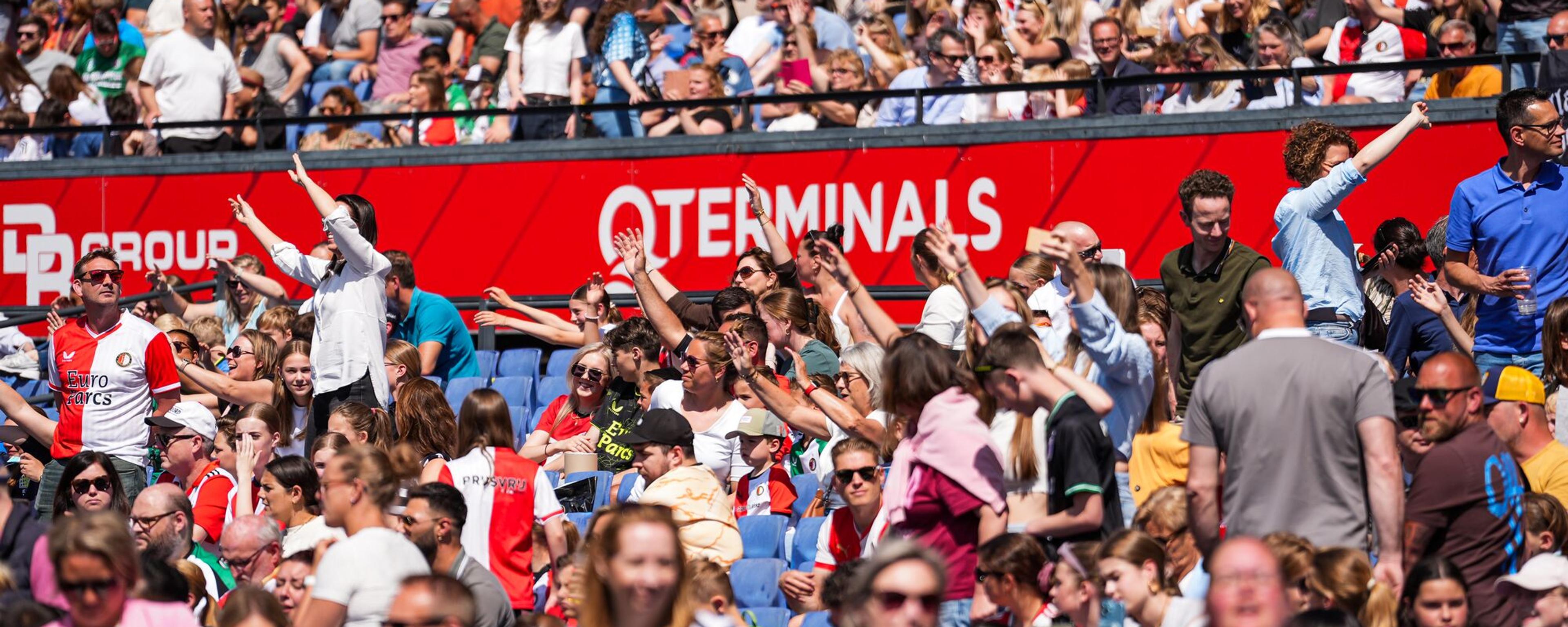 Kameraadjeswedstrijd Feyenoord V1 - Excelsior in De Kuip