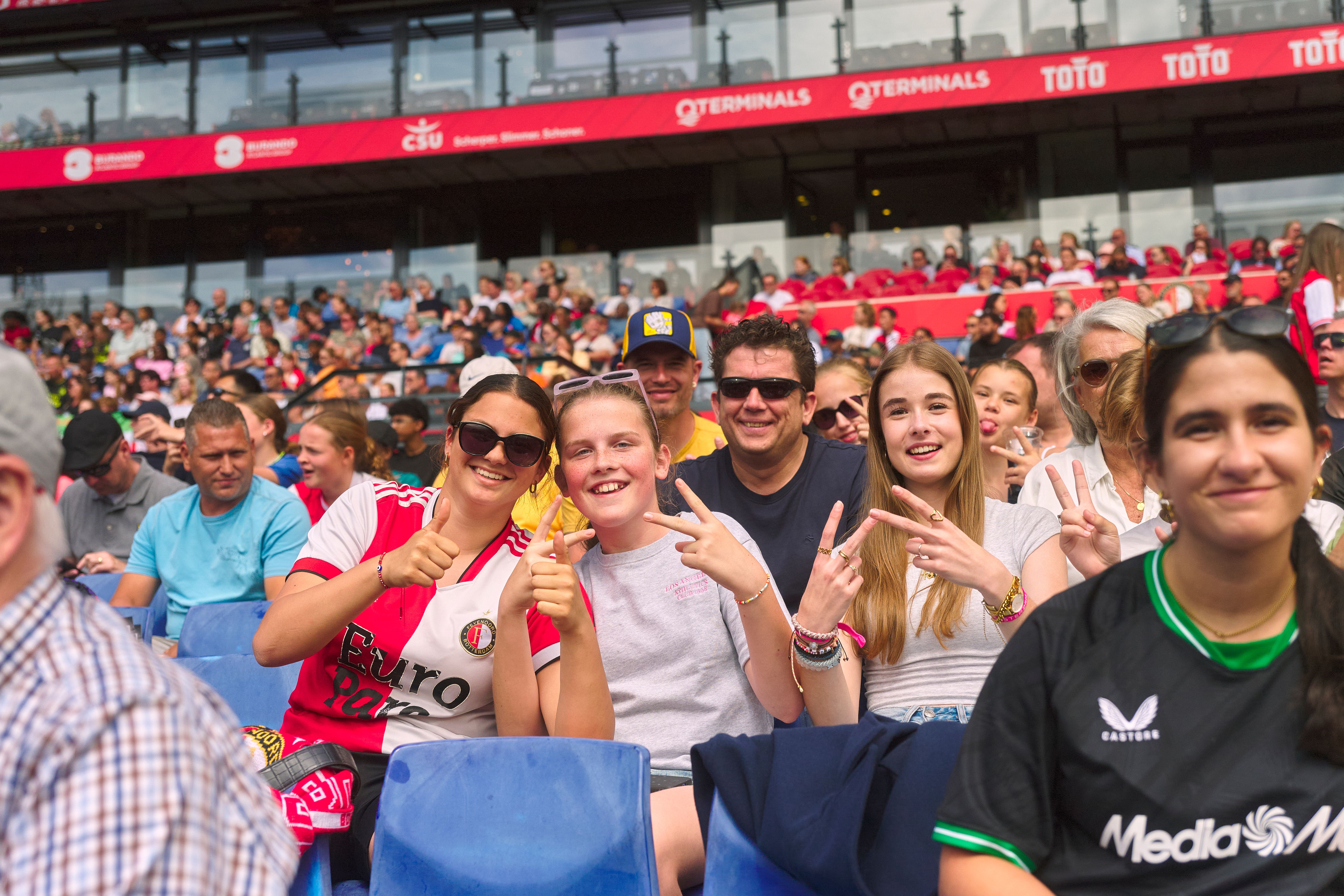 Kameraadjeswedstrijd Feyenoord V1 - Excelsior in De Kuip