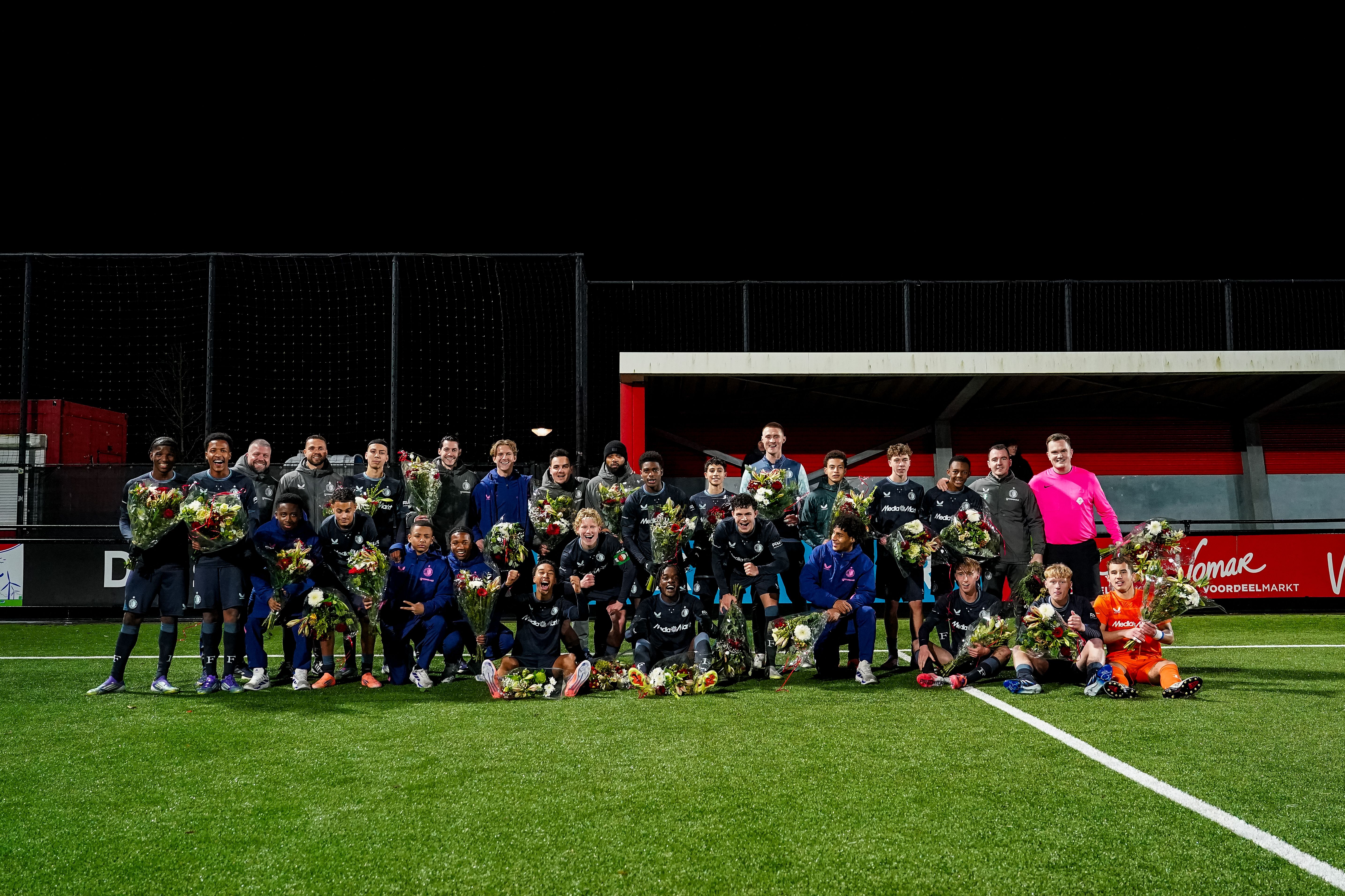 Teamfoto na Kampioen O17 081225