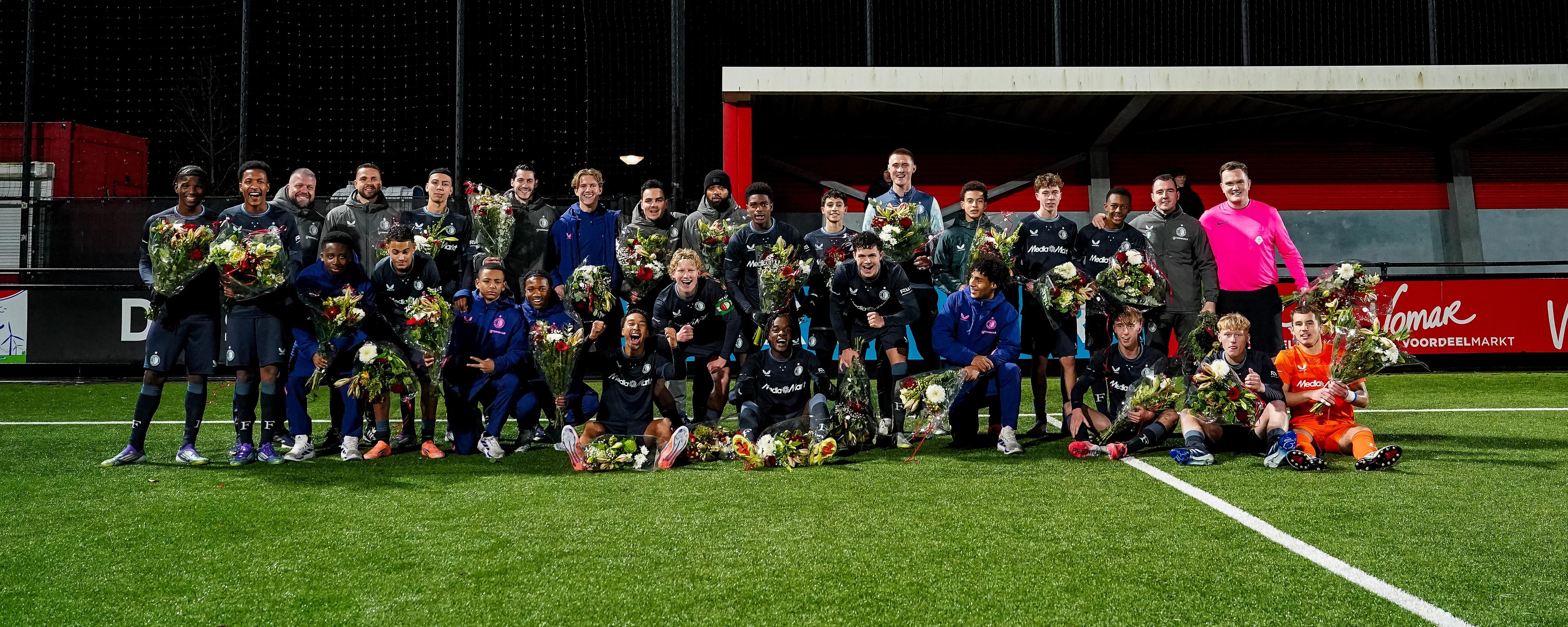 Teamfoto na Kampioen O17 081225