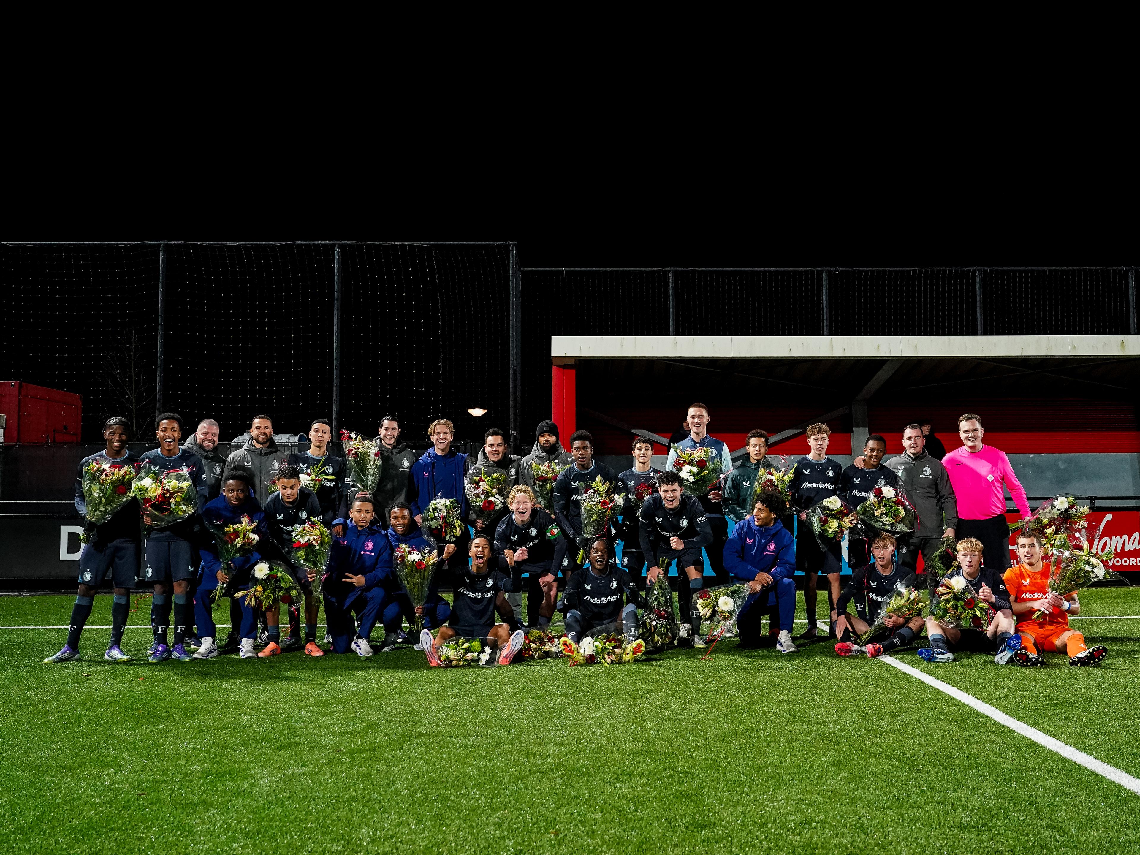 Teamfoto na Kampioen O17 081225