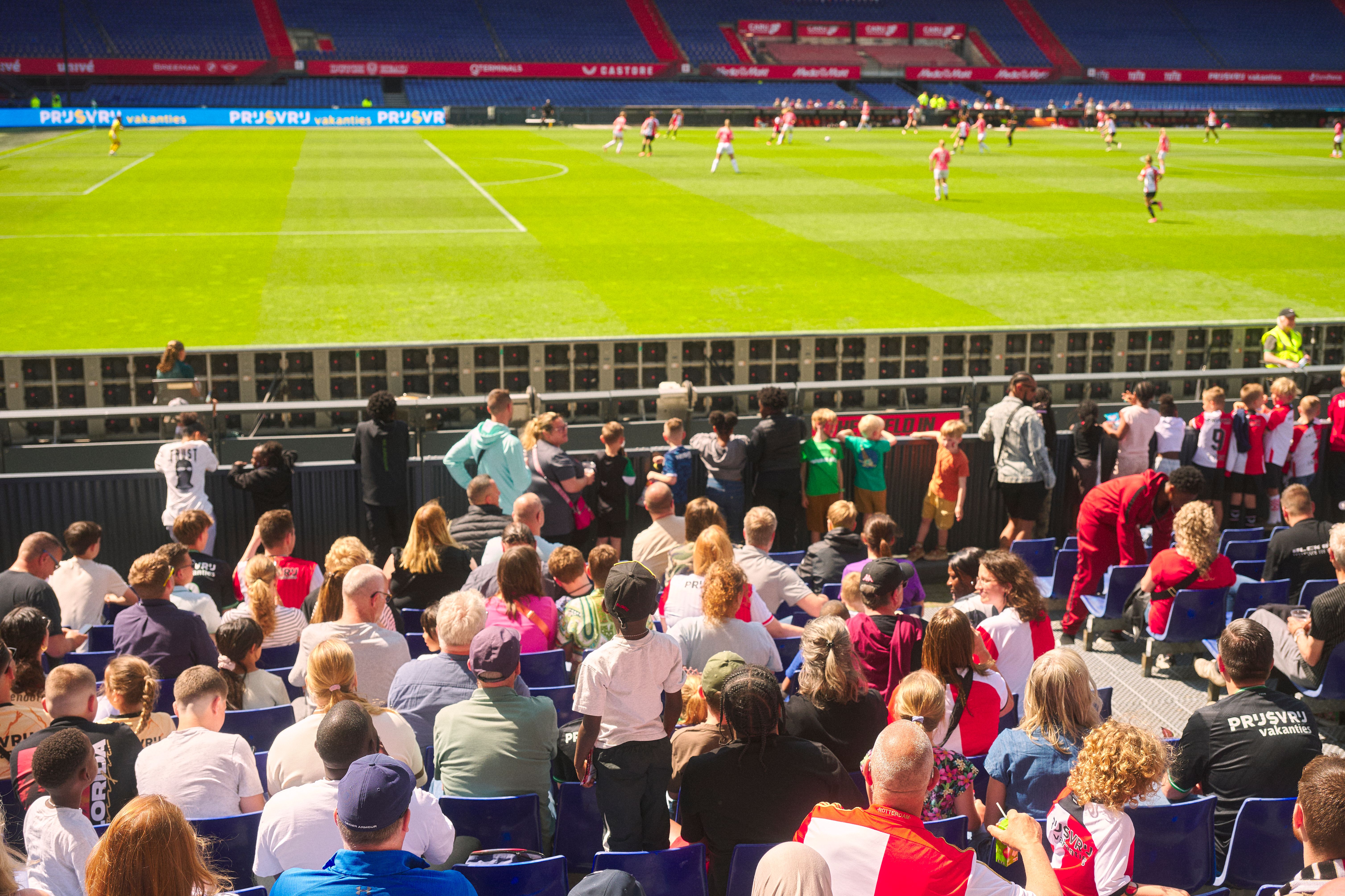 Kameraadjeswedstrijd Feyenoord V1 - Excelsior in De Kuip